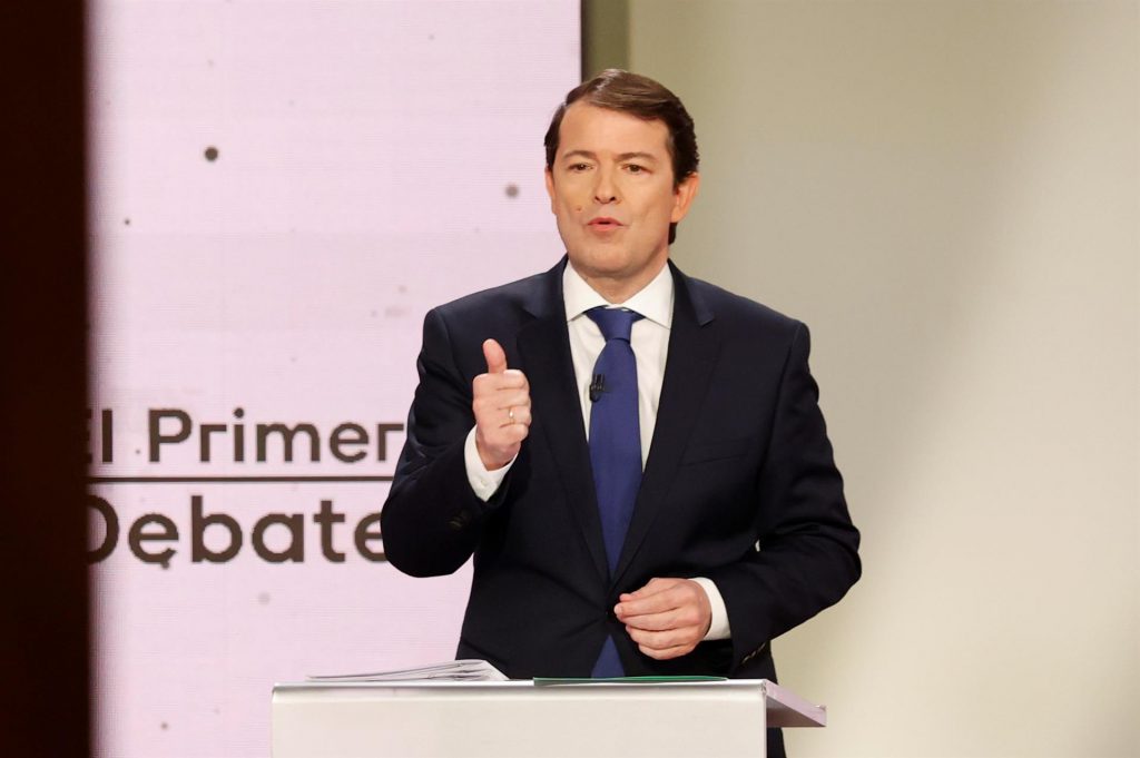 Alfonso Fernández Mañueco (PP), durante una intervención en el primer debate electorl. / EFE - JAVIER LIZÓN Alfonso Fernández Mañueco (PP), durante una intervención en el primer debate electorl. / EFE - JAVIER LIZÓN