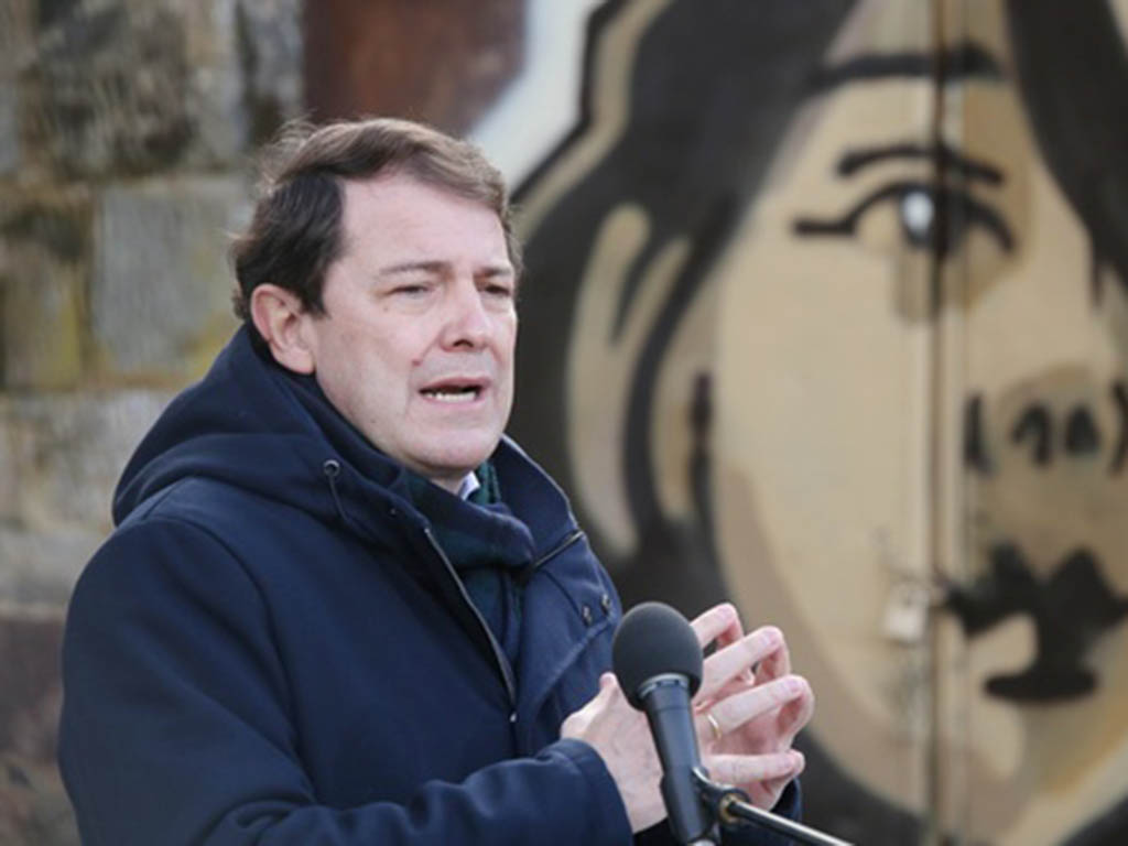 alfonso fernandez manuecoEl candidato del Partido Popular, Alfonso Fernández Mañueco, en Aguilar de Campoo. / ICAL - RUBÉN CACHO