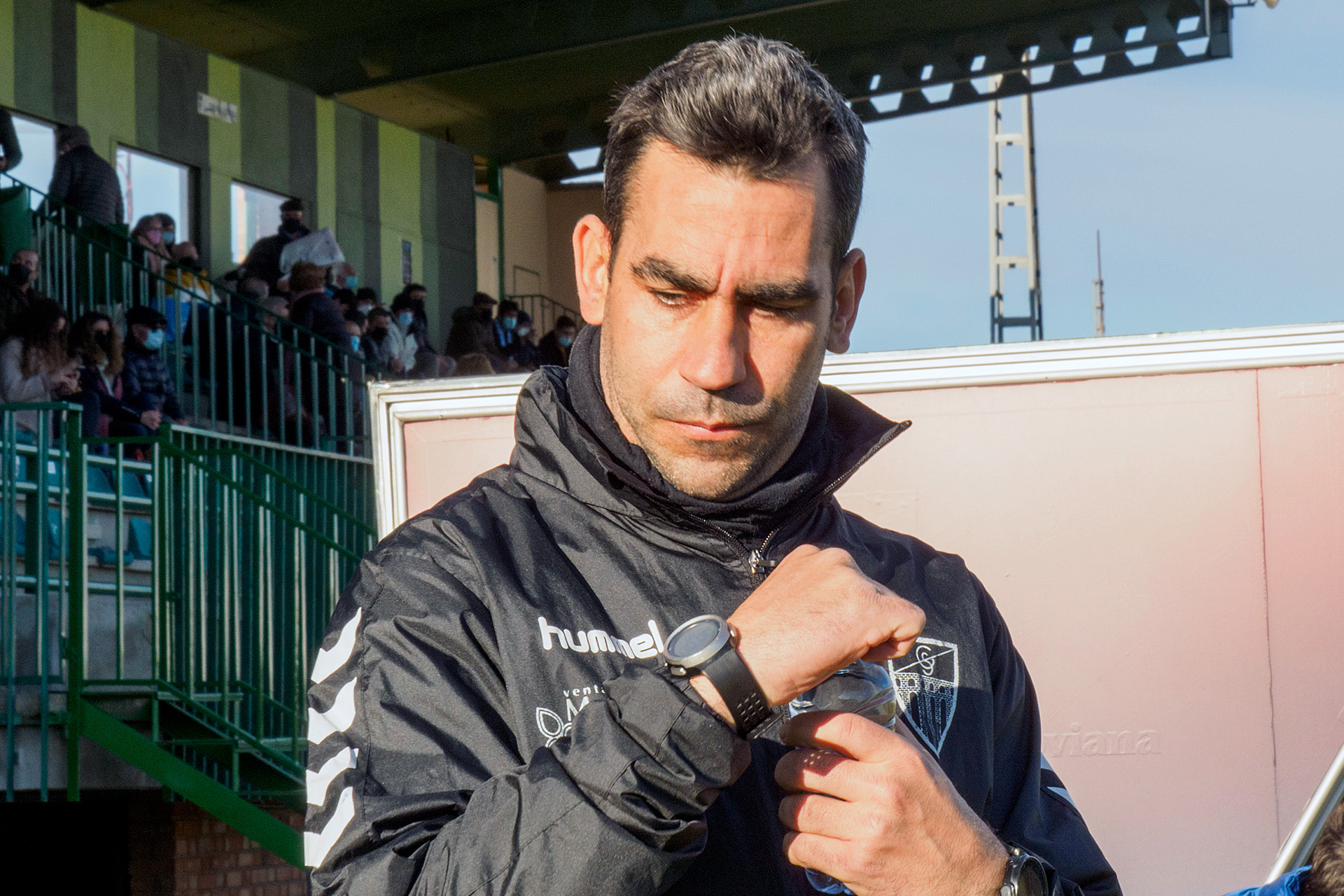 Manu González, en los momentos previos al último partido de la Segoviana en La Albuera./ NEREA LLORENTE