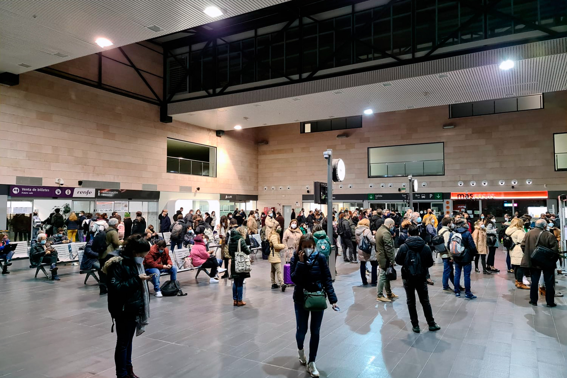 tren ave averia estacion guiomar