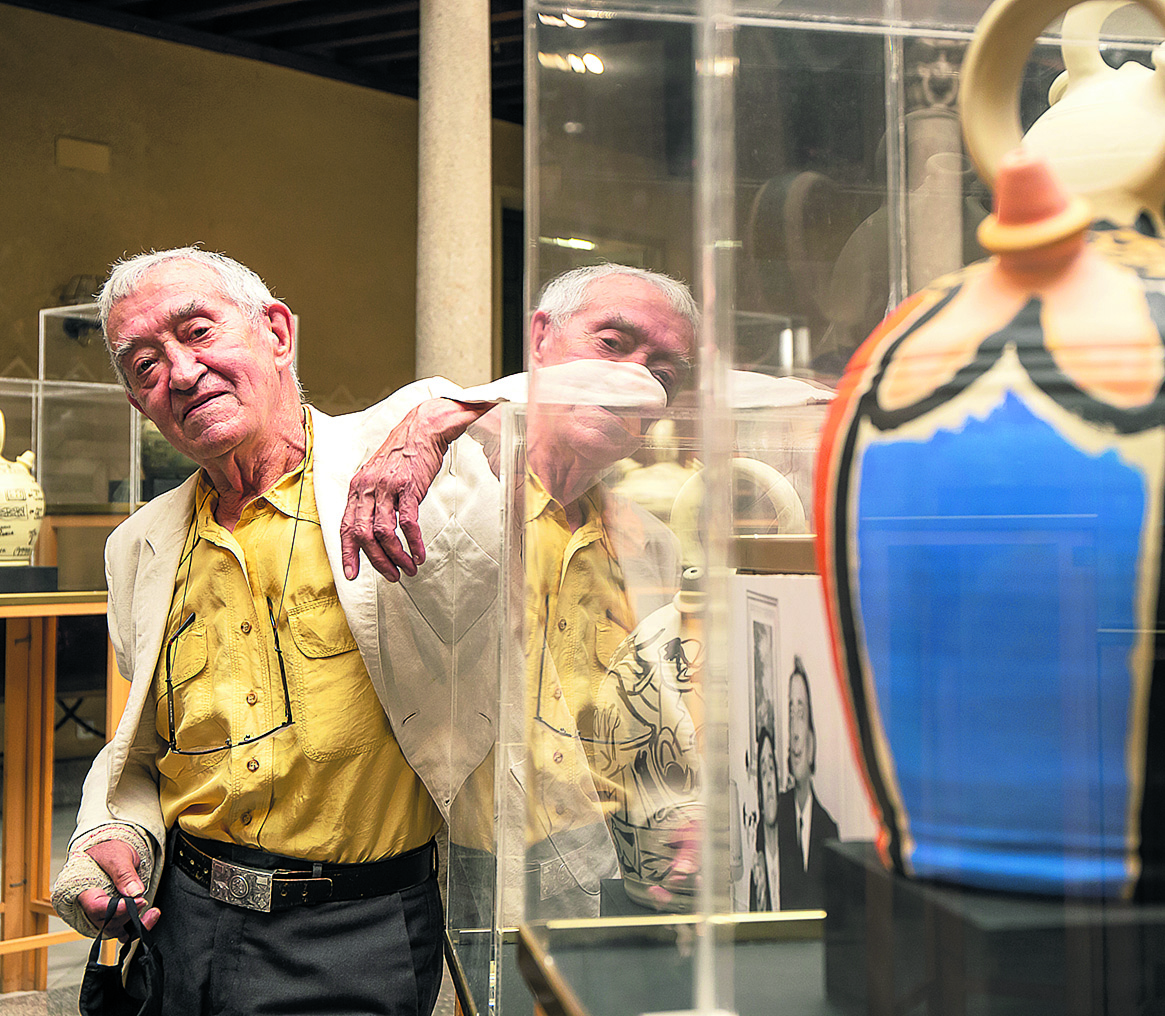 El pasado año, la Diputación acogió la colección de botijos de Peña, decorados por artistas españoles. / N.LLORENTE