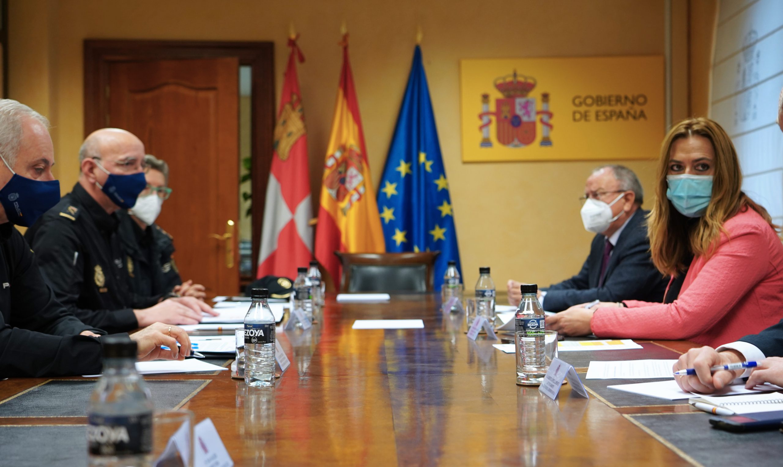 La delegada del Gobierno, Virginia Barcones, en una reunión con el Cuerpo de Policía Nacional / ICAL