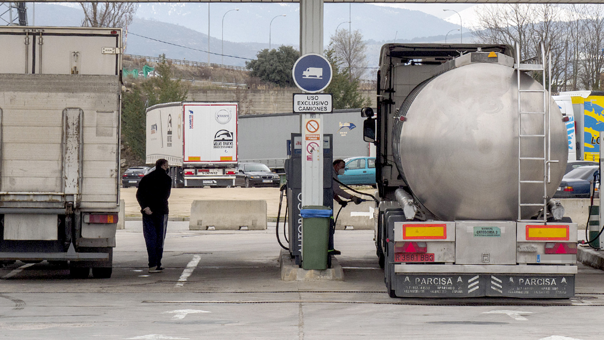 El acuerdo traerá al sector 1.125 millones de euros para compensar el aumento del precio de los combustibles. / KAMARERO