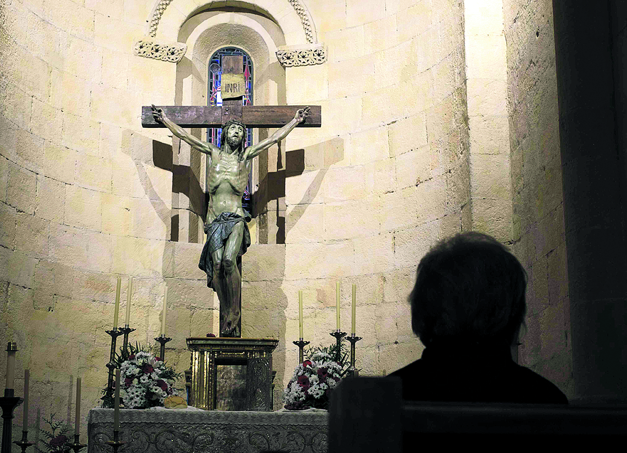La Cofradía conmemora el 75 aniversario de la talla de Aniceto Marinas que procesiona en Semana Santa. / KAMARERO