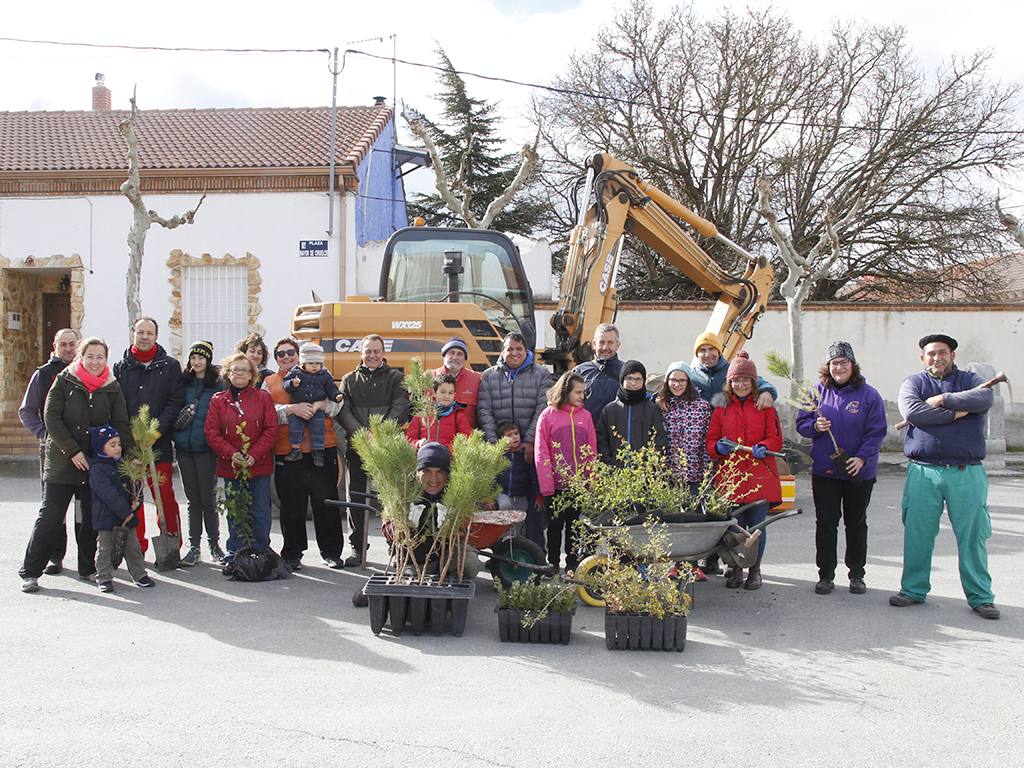 Participantes en el Día del árbol de 2019. / NEREA LLORENTE