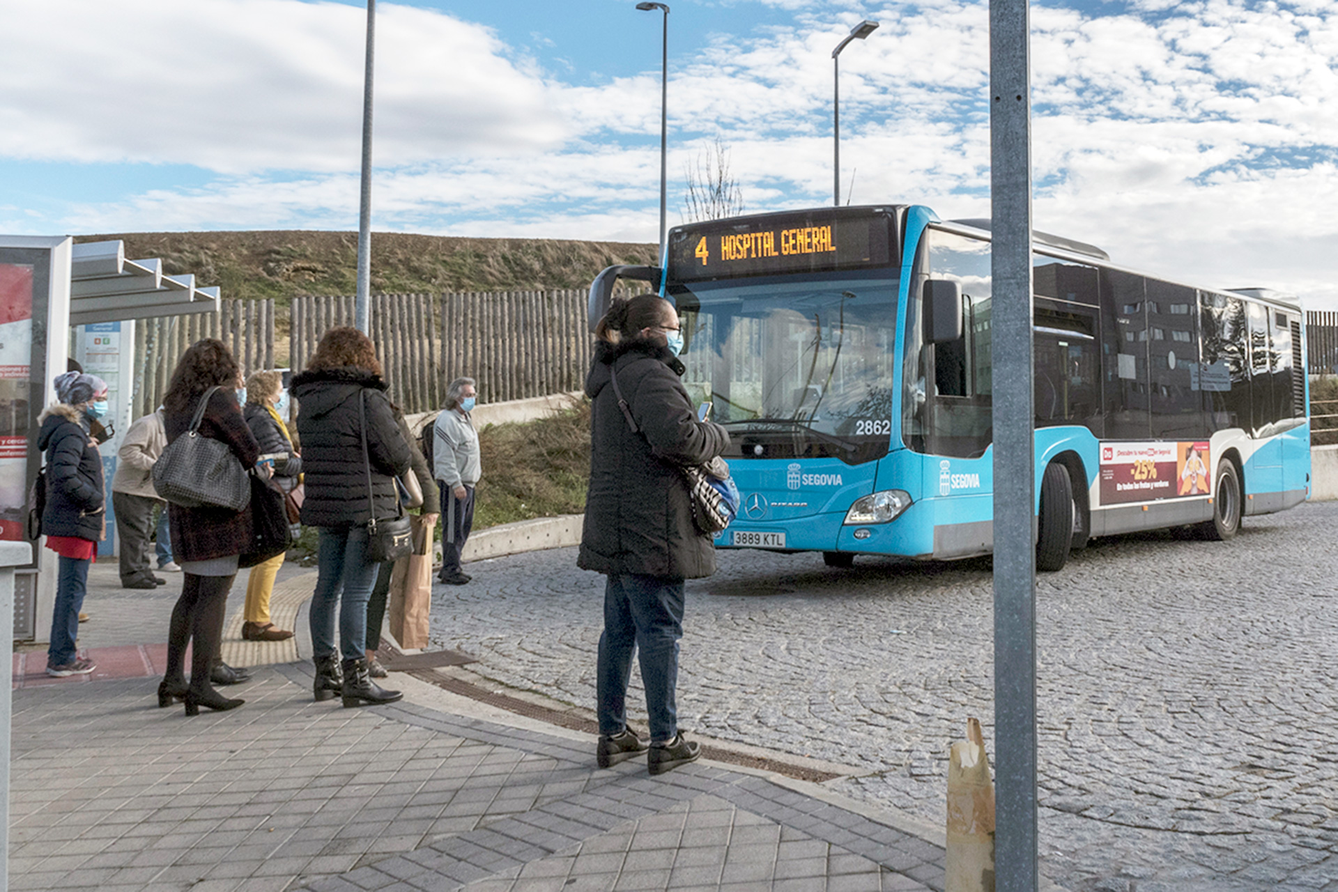 La línea 4 del Hospital General concentra el 38 por ciento de los viajeros que utilizan el transporte público en la capital. / KAMARERO