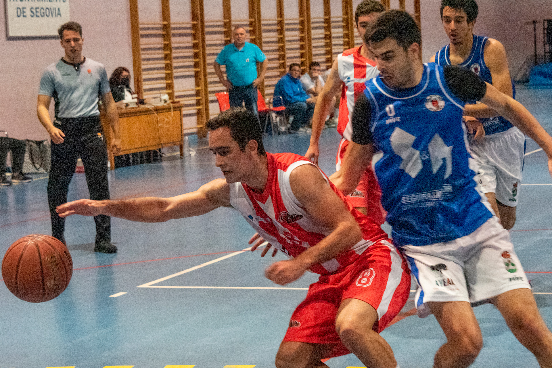 Partido del CD Base. / KAMARERO