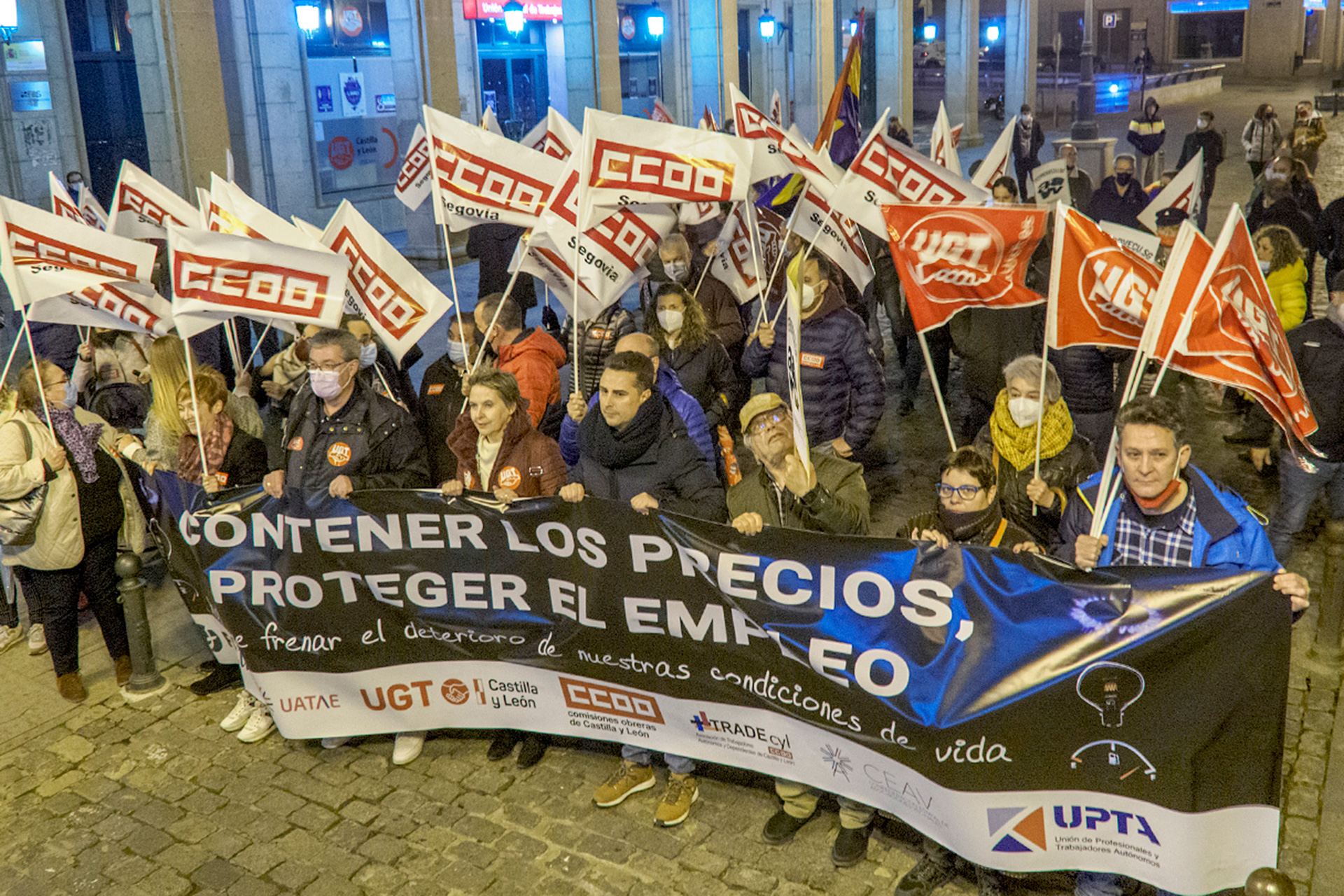 CCOO UGT Concentracion Precios Subdelegacion KAM8872