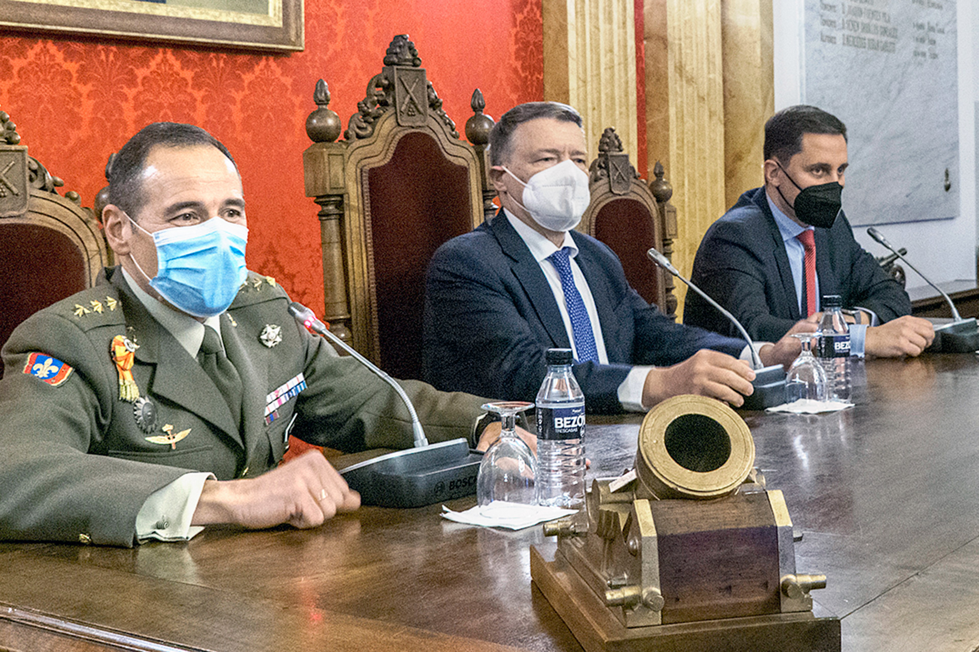 Jordi Sevilla ofreció una conferencia en la Academia de Artillería. /KAMARERO