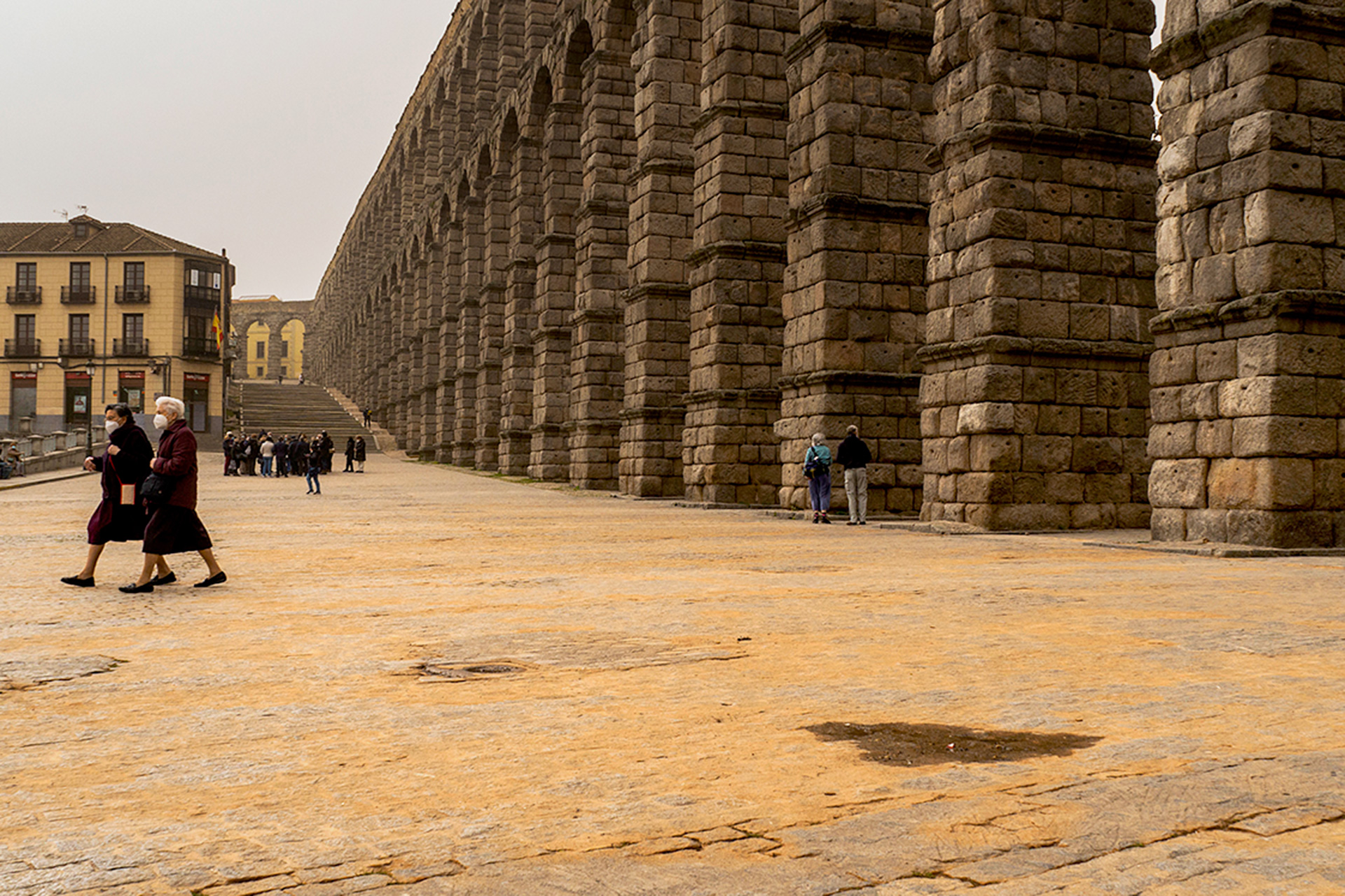 La provincia de Segovia despertó con una nube de polvo procedente del desierto del Sáhara. / KAMARERO