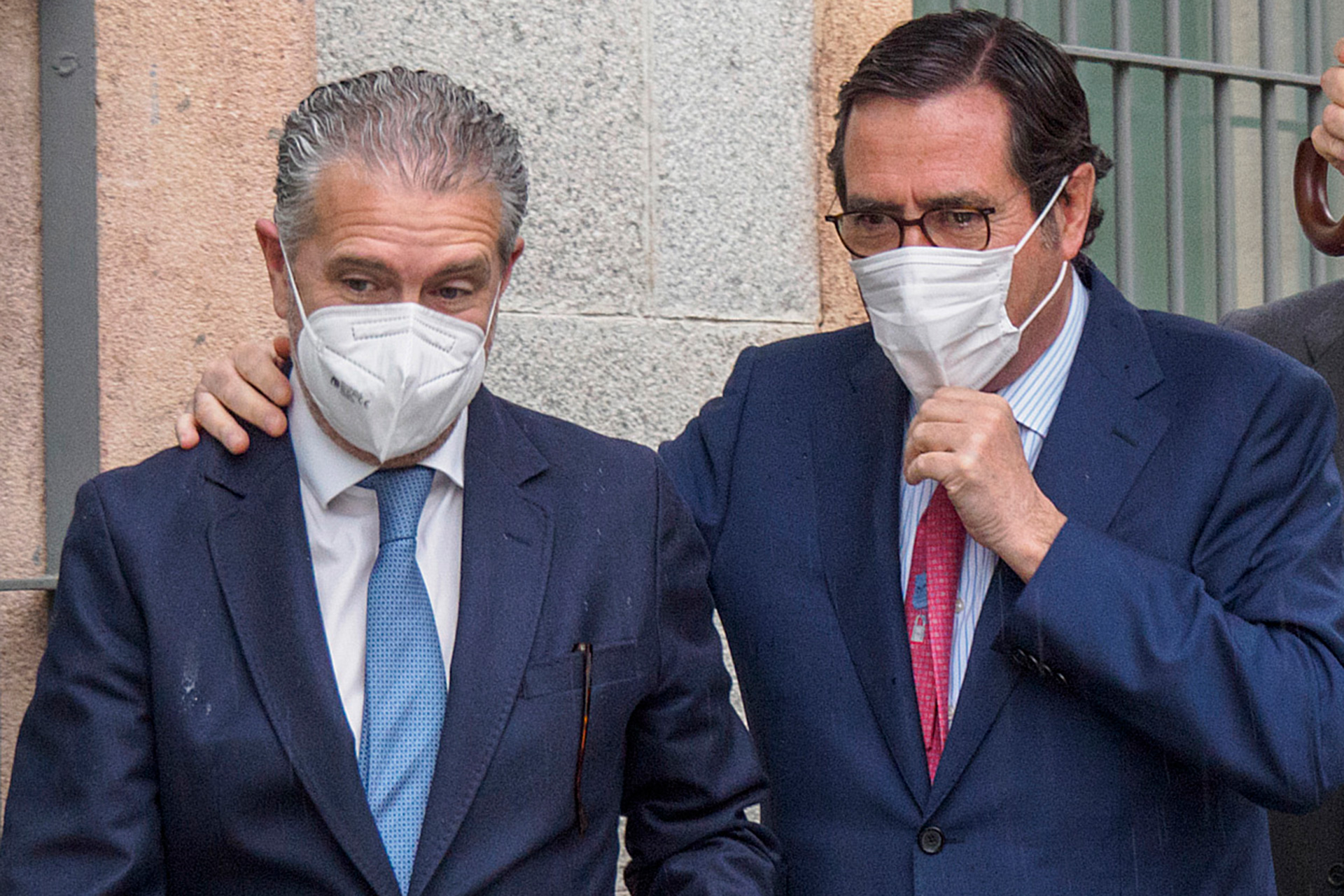 Antonio Garamendi asistió a la constitución de la nueva Asociación de Directivas y Empresarias de Segovia (ADESE), junto al presidente de la FES, Andrés Ortega. / KAMARERO