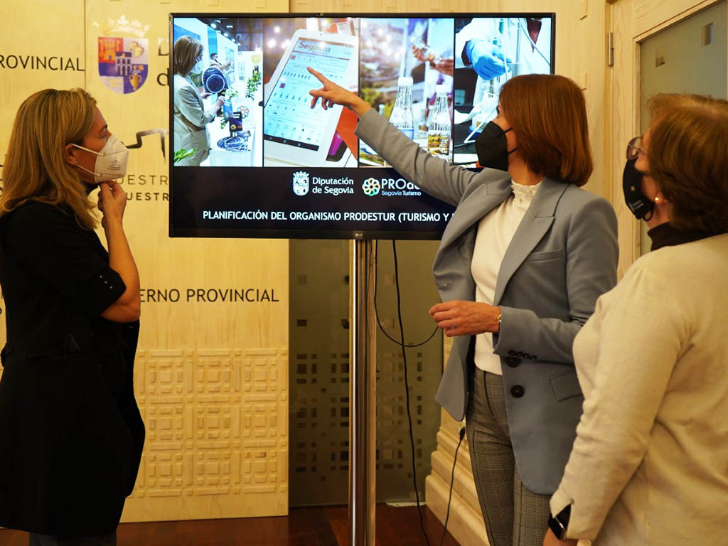 La diputada de Prodestur, Magdalena Rodríguez, durante la presentación de la planificación del año. / EL ADELANTADO