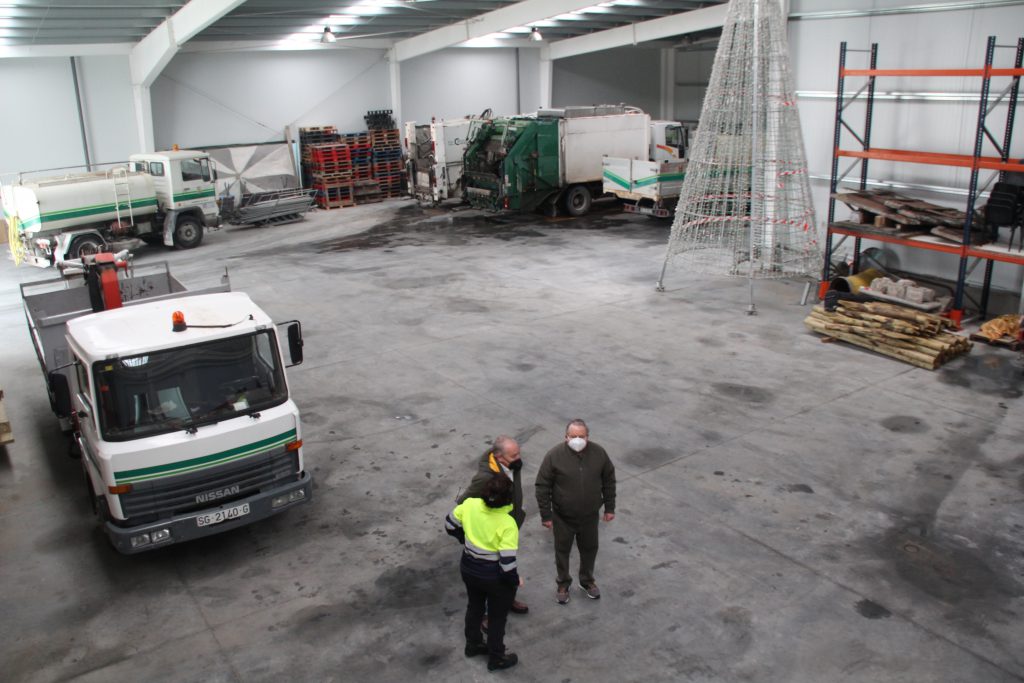 Renovar la flota de vehículos de Servicios Municipales centra las propuestas de modificación.