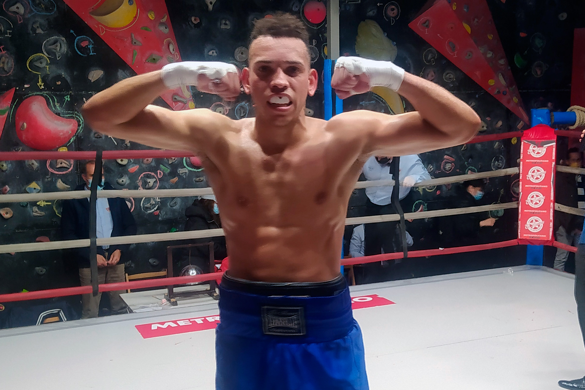 Elián Guerrero, exultante tras su victoria./ SEGOBOXING