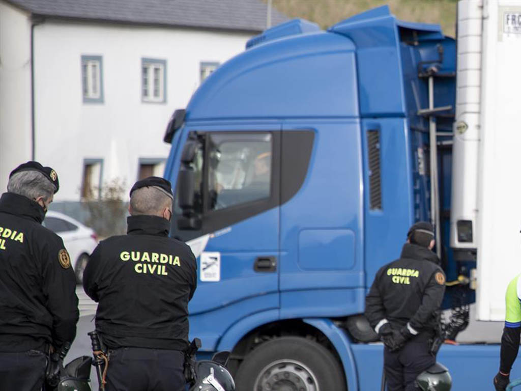 Huelga de transportistas. / EFE - ELISEO TRIGO