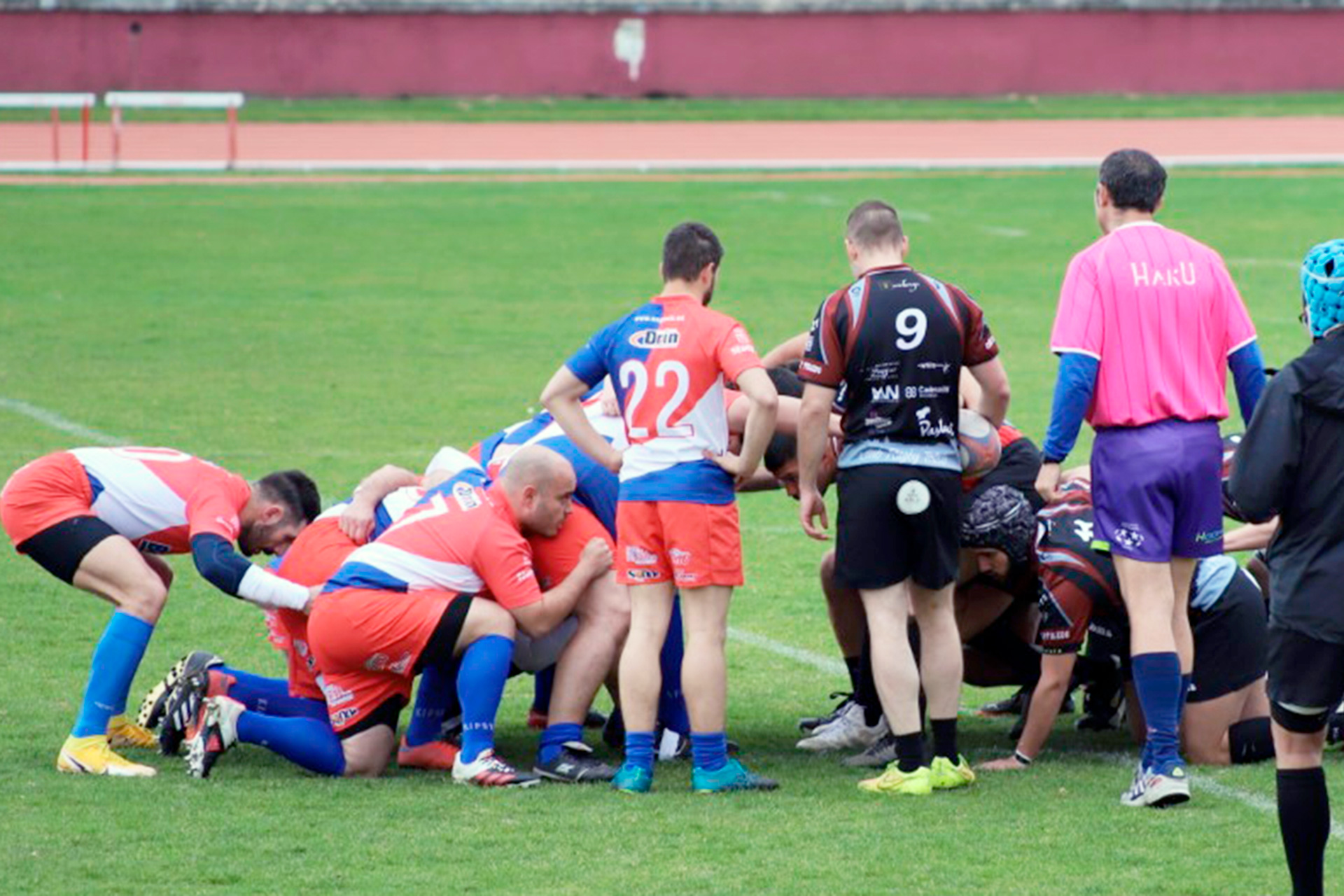 Segovianos y toledanos, preparados para una melé con introducción visitante./ RAC LOBOS