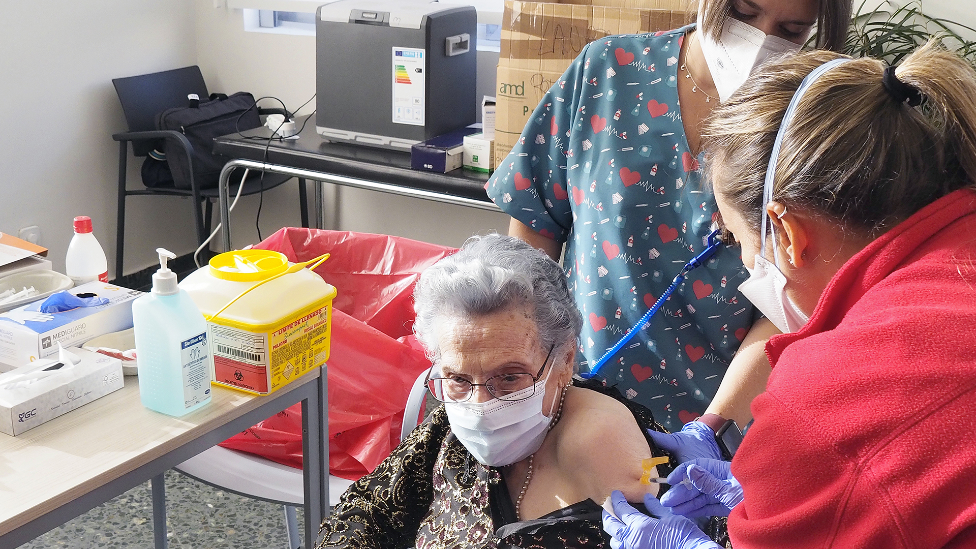 Vacunación en una residencia de mayores./ KAMARERO