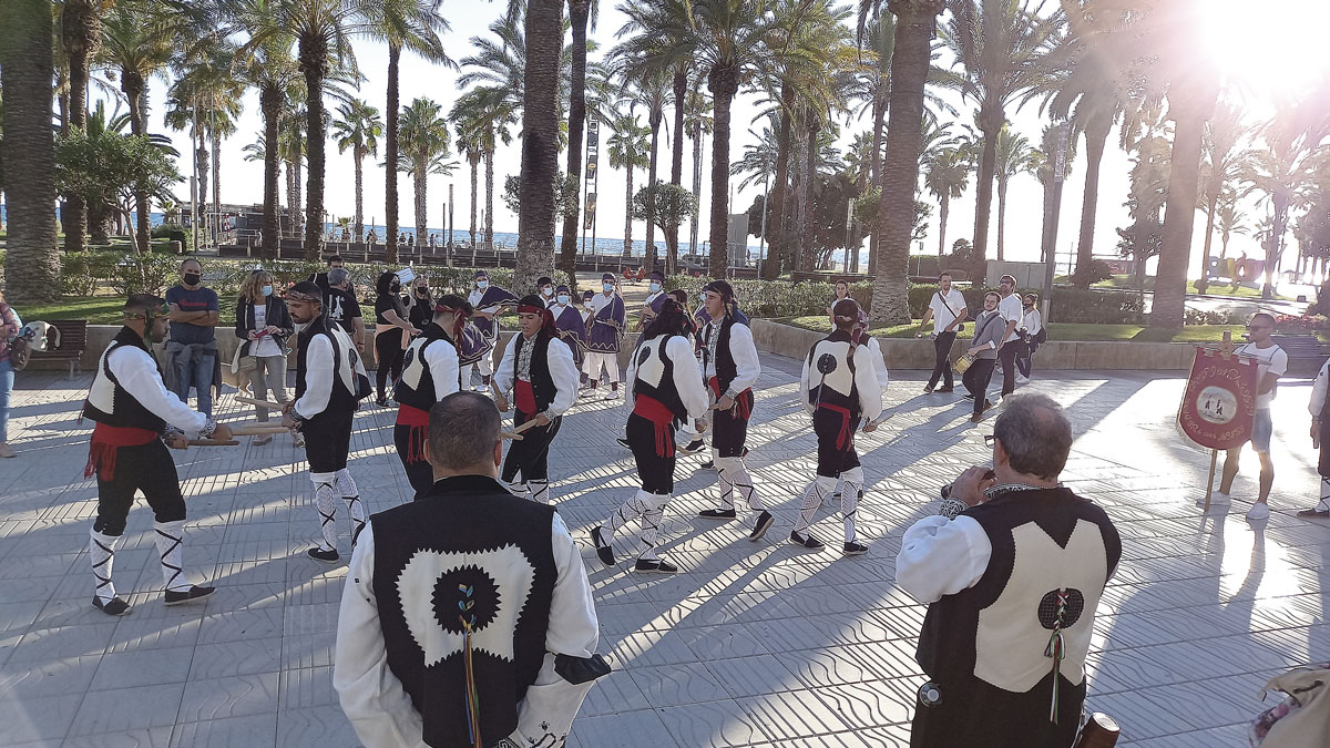 Danzantes y tamboriteros de Tabanera del Monte