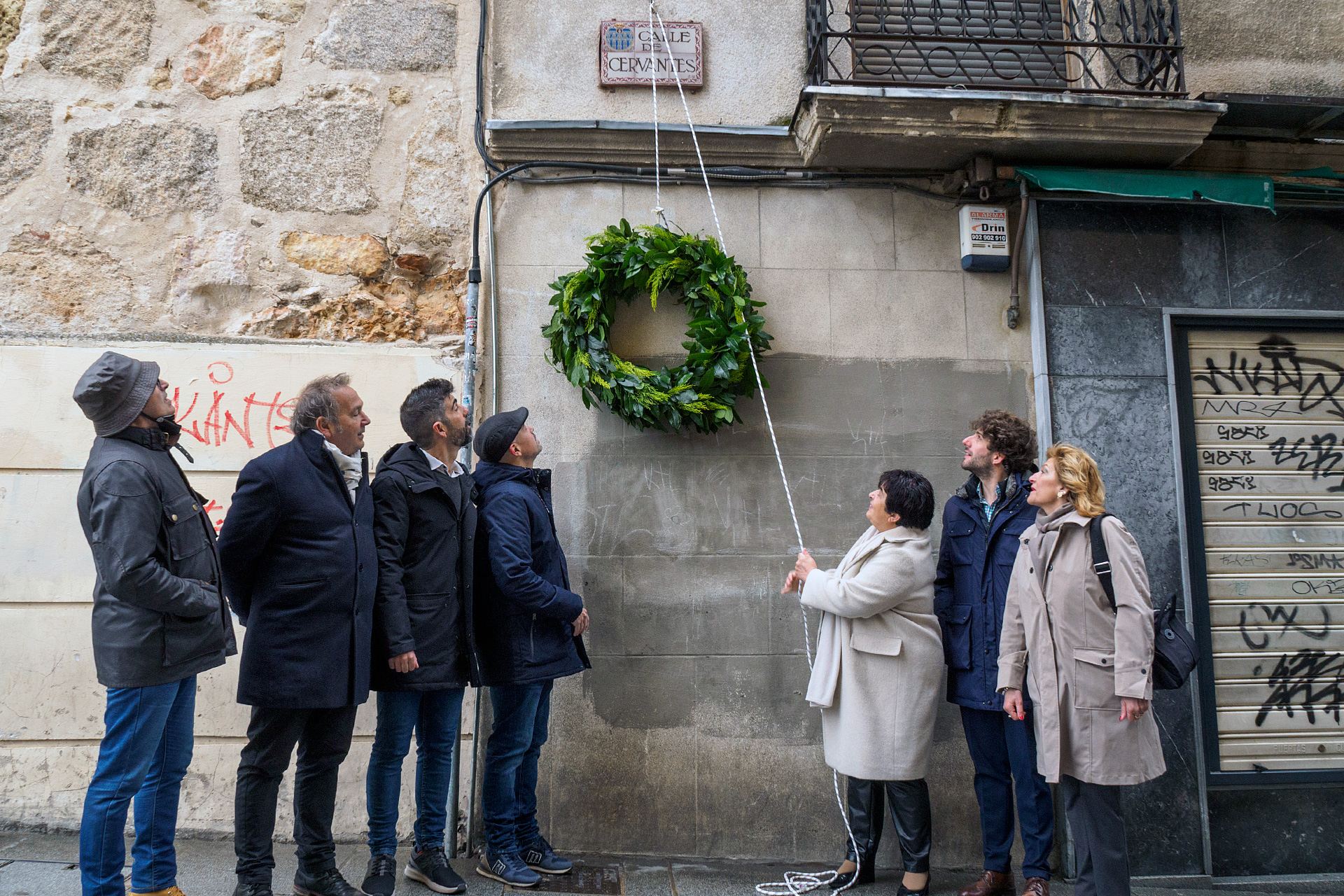 Dia Libro Ofrenda Flores Cervantes KAM3234