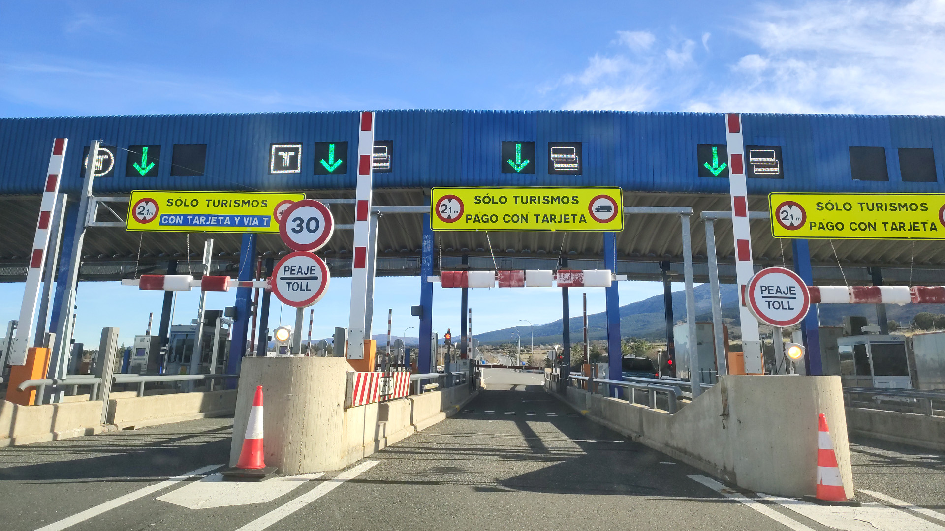 Peaje de la AP-6 a la altura de San Rafael. / A.S.