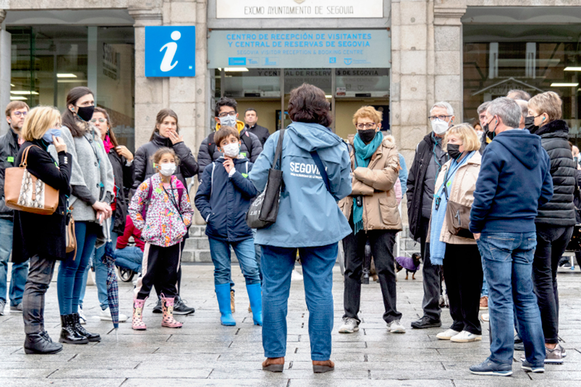 Inicio de una visita guiada junto al Centro de Recepción de Visitantes. / Kamarero