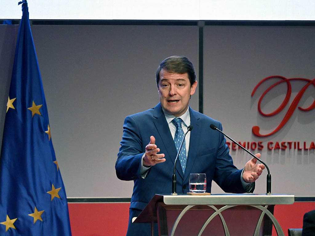 El presidente de la Junta, Alfonso Fernández Mañueco, durante los Premios 'Castilla y León'. / EL ADELANTADO