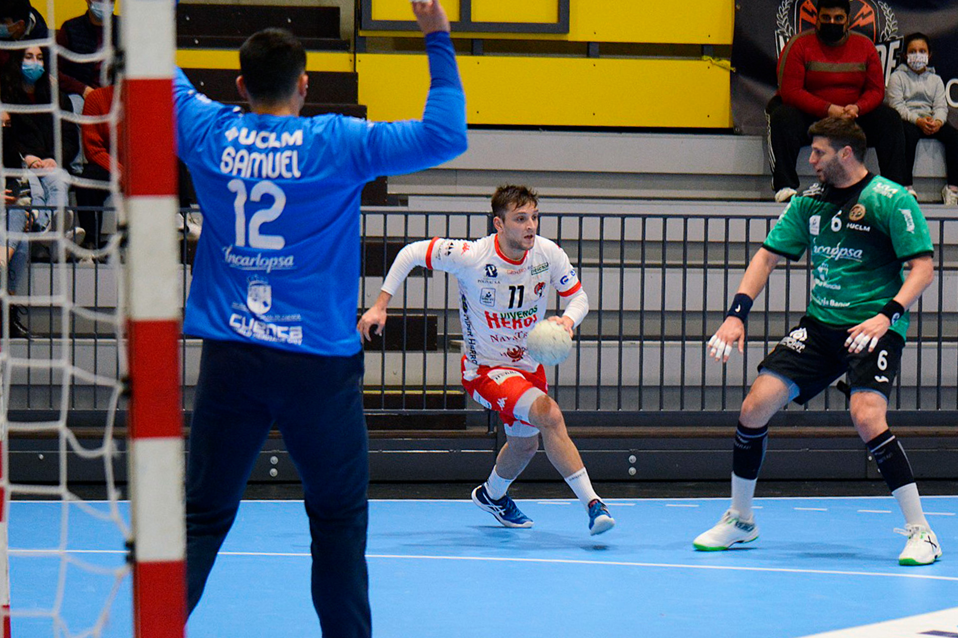 Nicolo D'Antino entra desde el extremo durante el amistoso jugado frente a Cuenca en el parón invernal./ AMADOR MARUGÁN