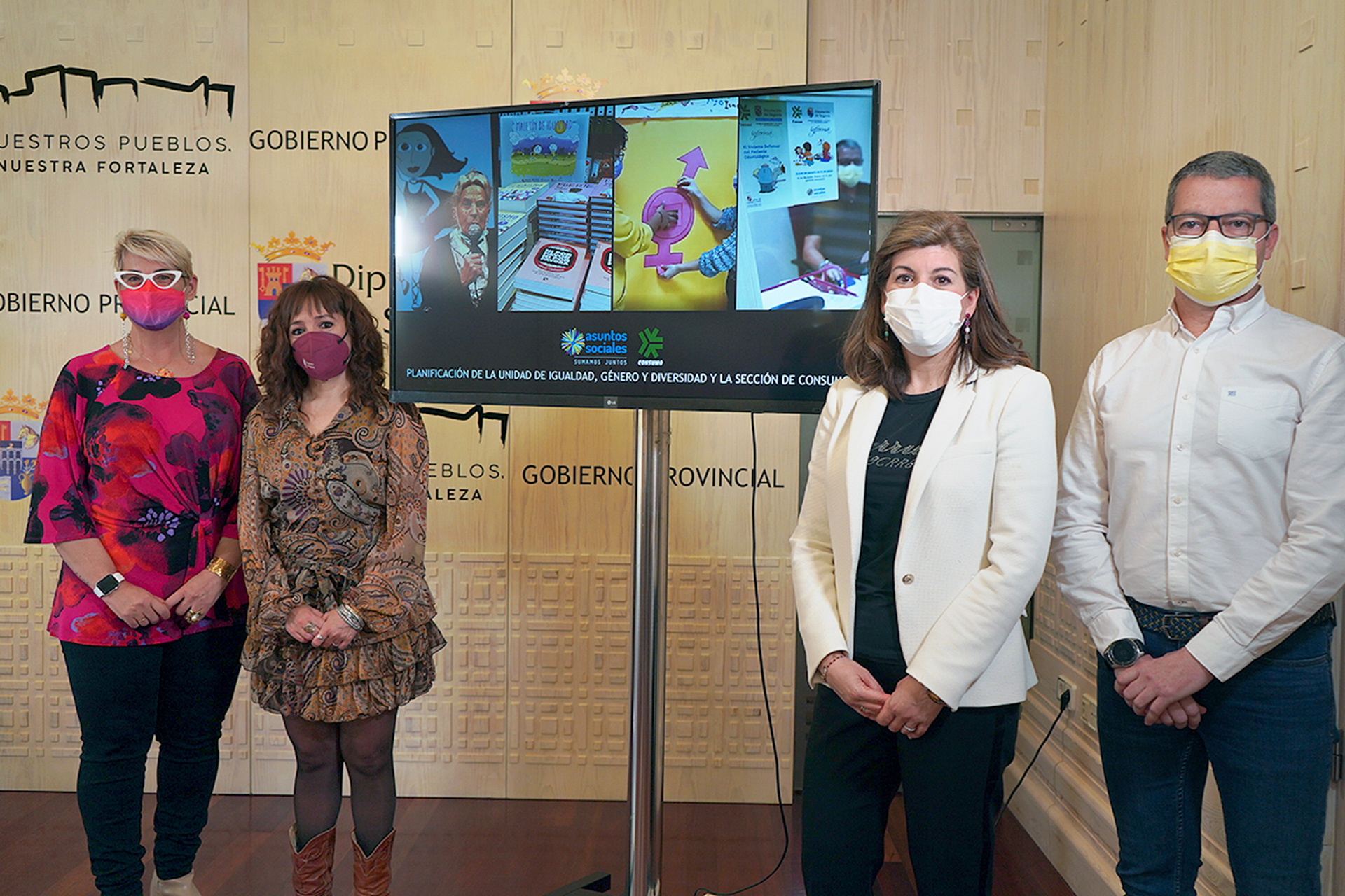 Un momento de la presentación de los nuevos proyectos ayer en el Palacio Provincial. /E.A.