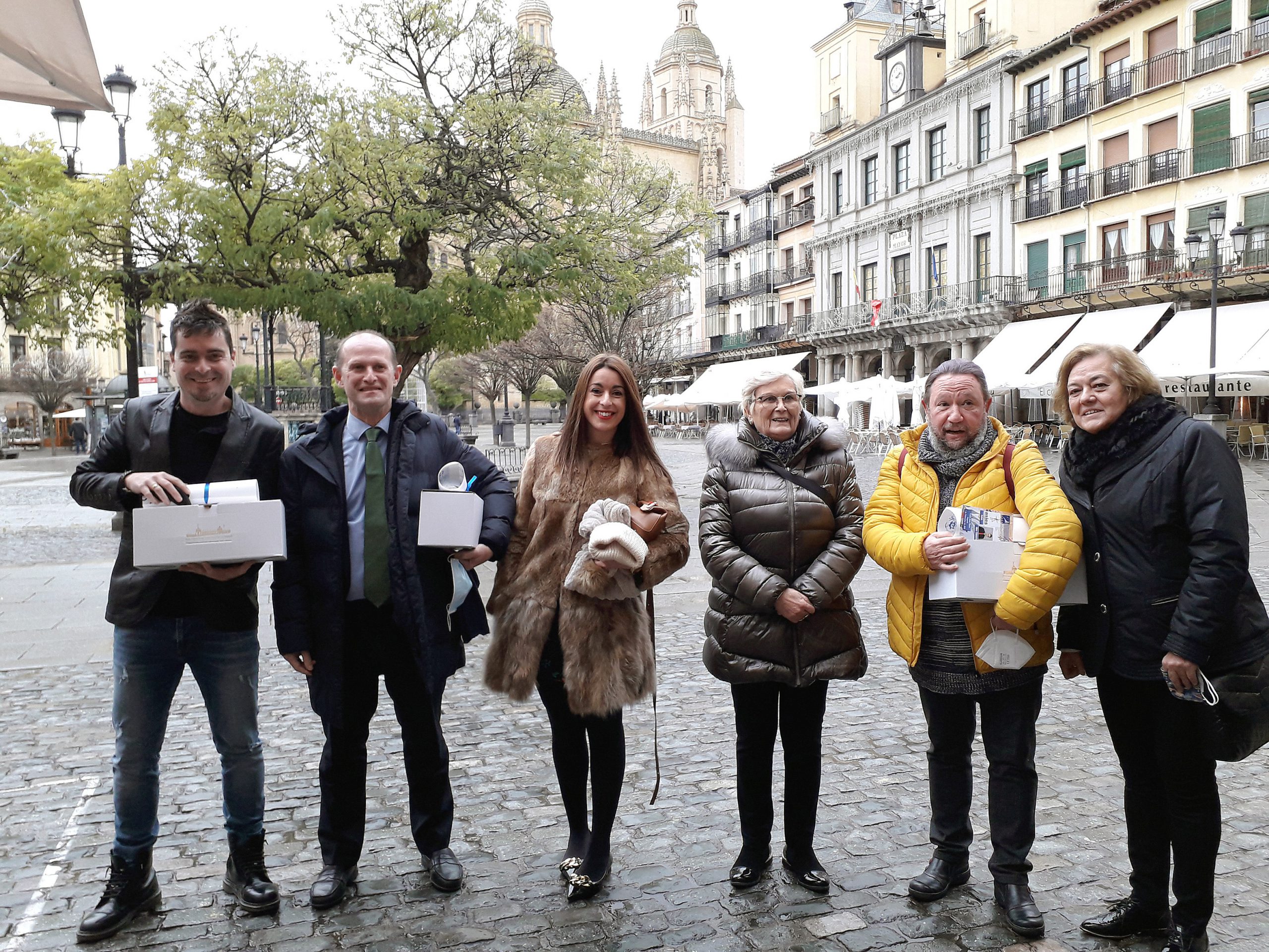 Algunos de los galardonados en la primera edición de los premios 'Hombres por la Igualdad' organizados por Femur. / E. A.