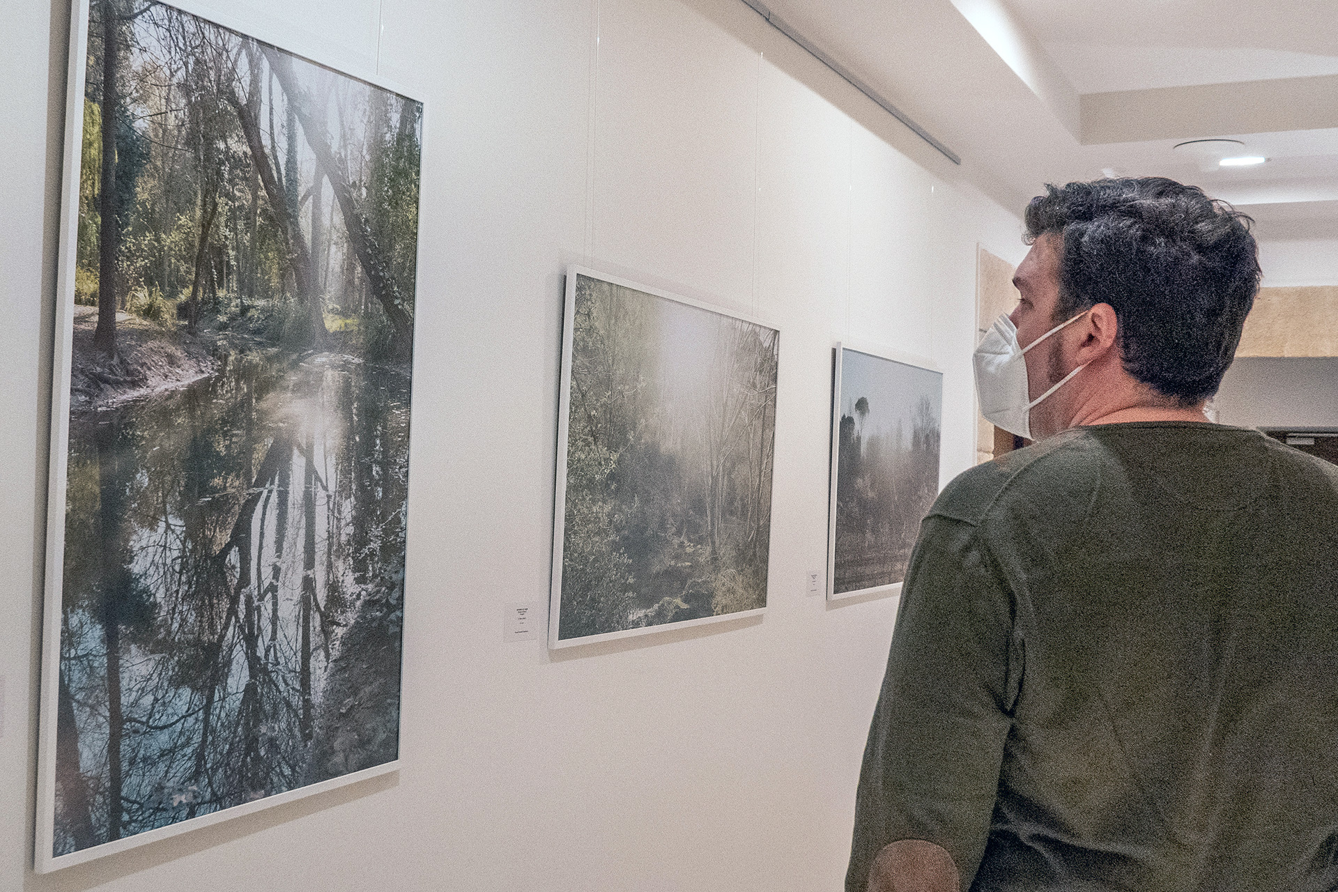 En sus trabajos, Gómez trata de hallar su visión personal y cercana para potenciar la verdadera esencia y el valor que se pueden obtener del paisaje. / NEREA LLORENTE