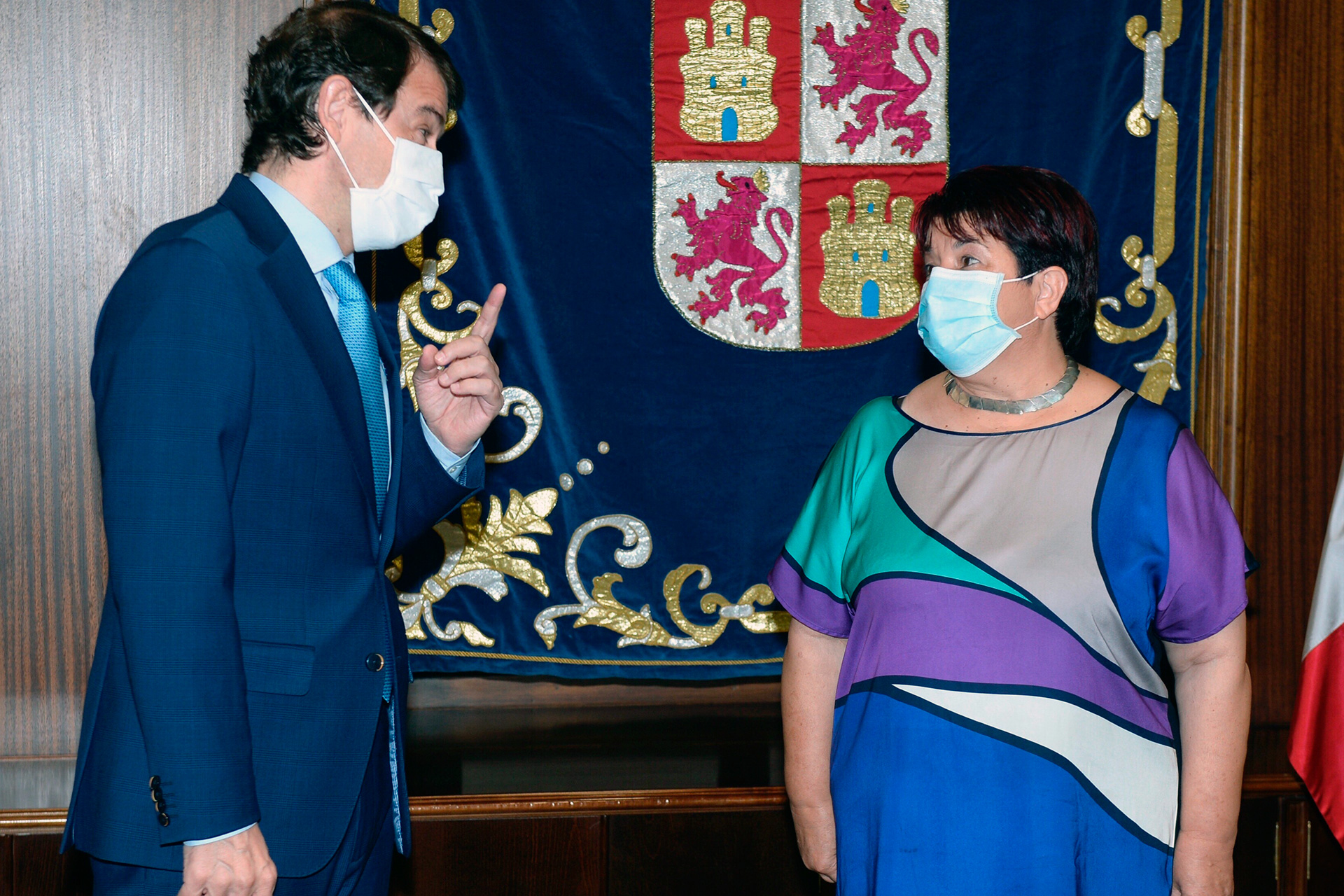 La alcaldesa de Segovia pedirá “de inmediato” una reunión con el presidente de la Junta 1 Fernández Mañueco con Clara Luquero en julio de 2020. / EFE