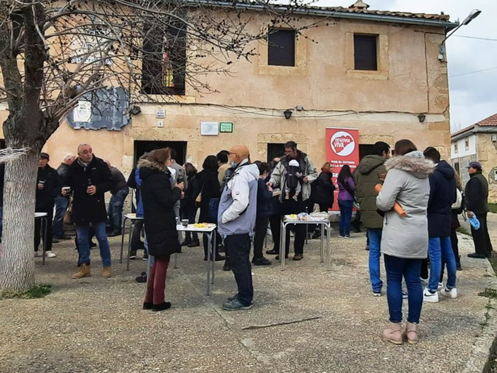 Encuentro de la Plataforma 'Segovia viva', en Duratón. / @PLATSEGOVIAVIVA