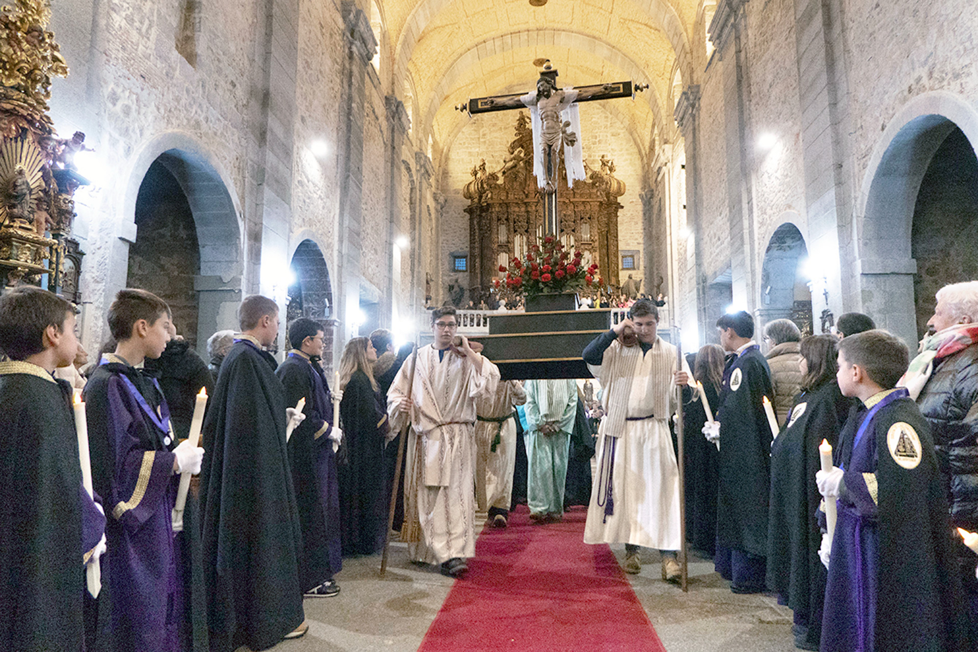 Una procesión celebrada en la localidad de El Espinar. /JOSÉ REDONDO
