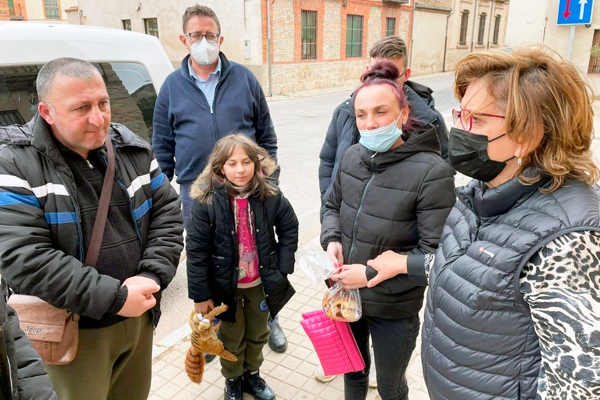 Una familia Ucraniana acogida en Veganzones, con una menor ya escolarizada. / EL ADELANTADO