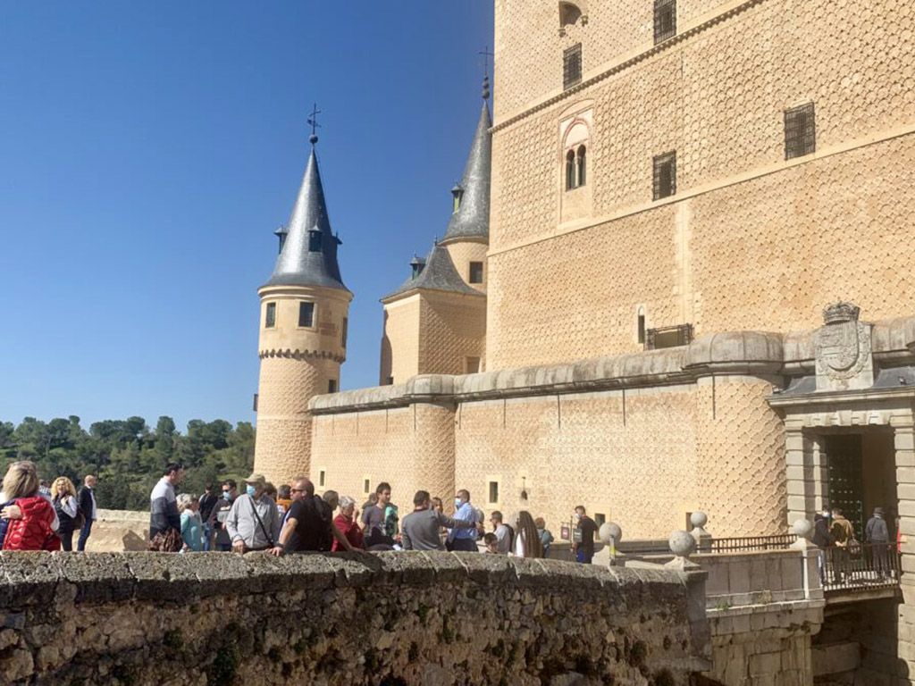 visitantes alcazar semana santa