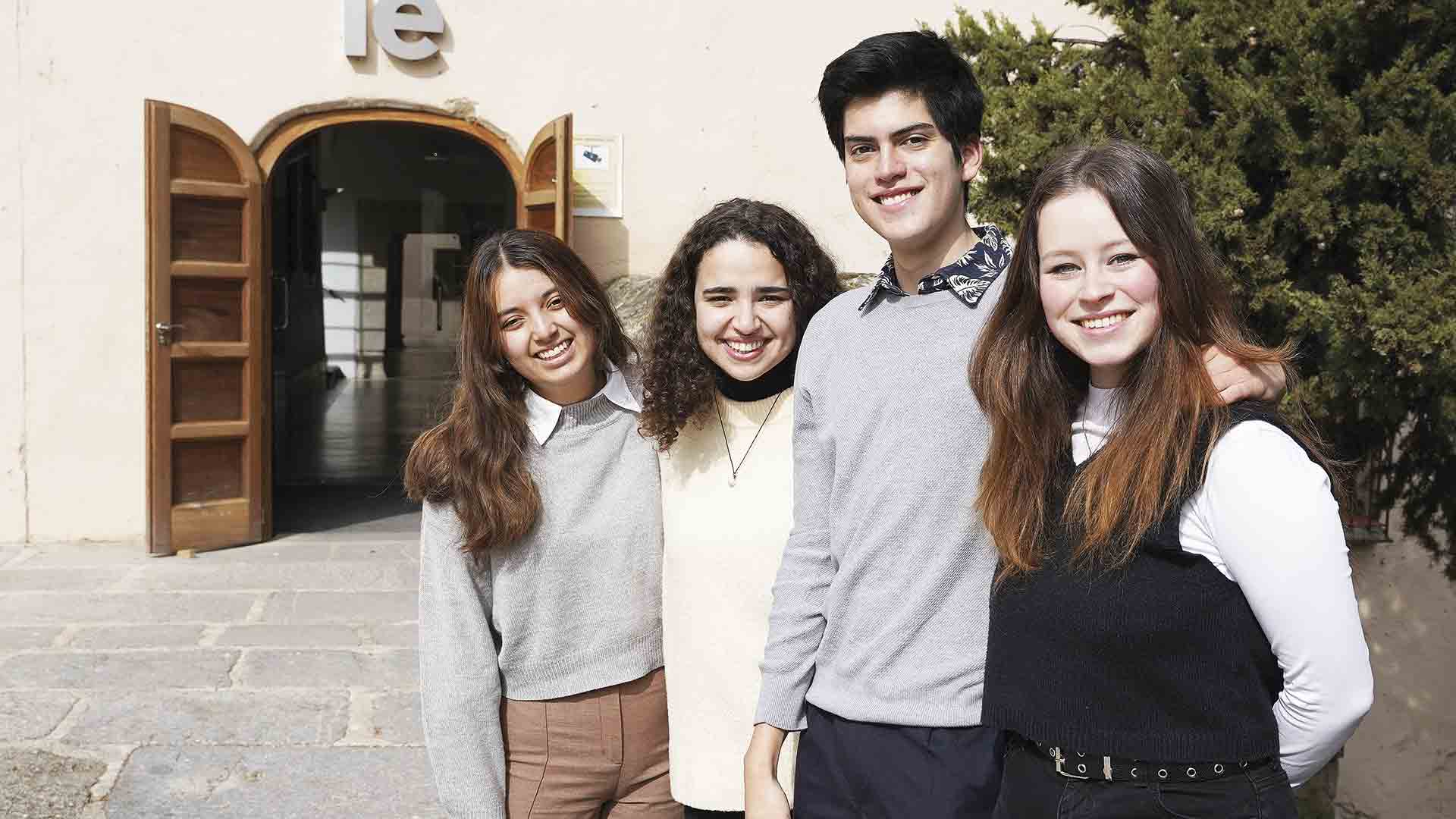 Los estudiantes que lideran ABT: Catalina León, Manuela Camarero, Carlos Loaiza y Yosra Kok. / Roberto Arribas