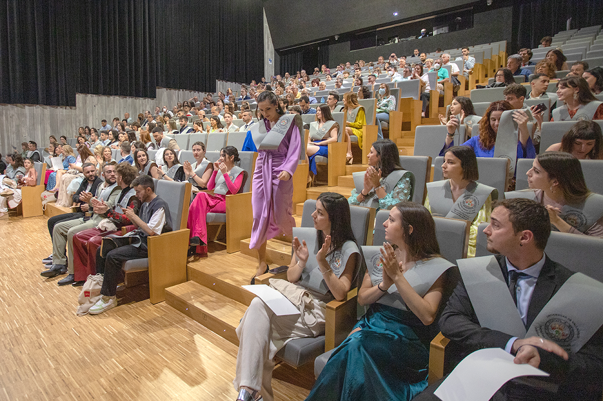 Lleno en el salón de actos del Campus María Zambrano. / ROCÍO PARDOS