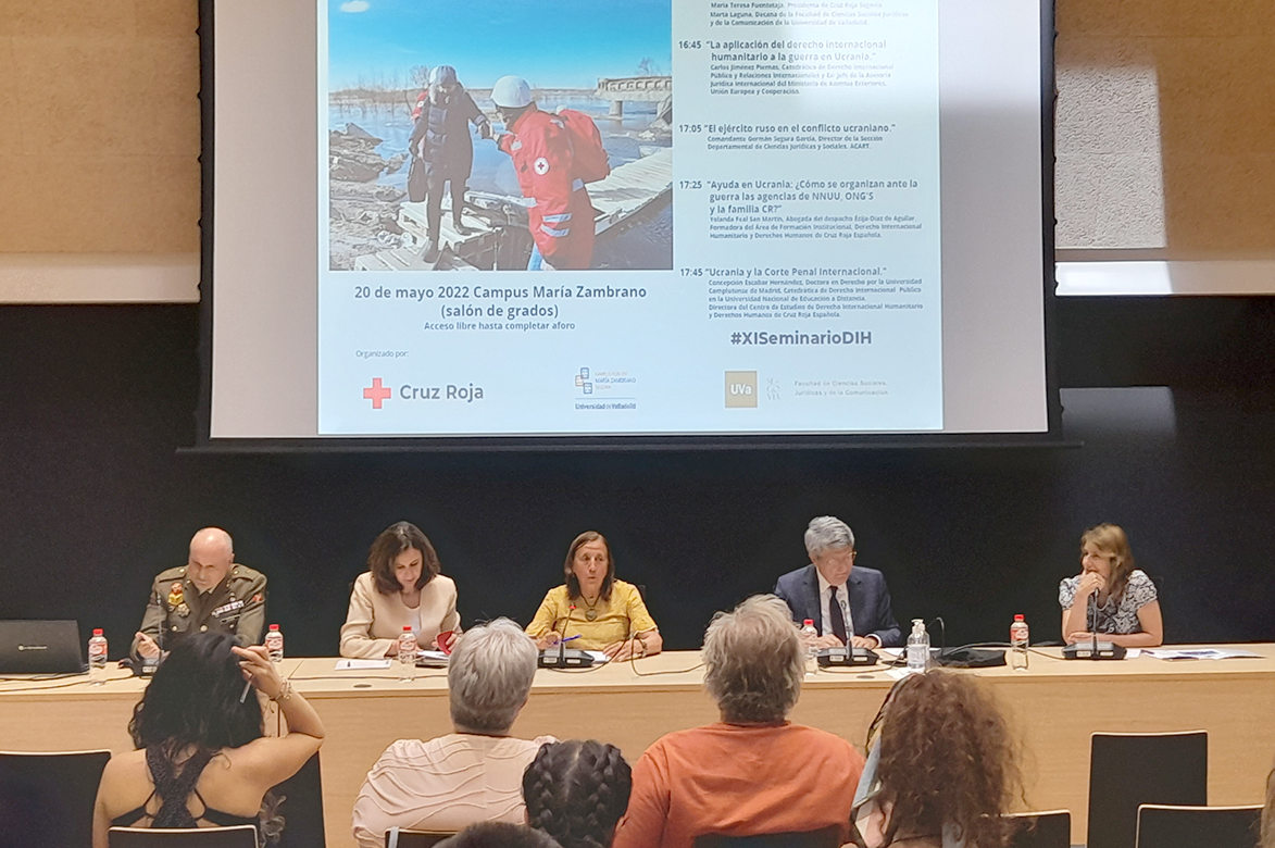 Mesa de ponentes de la XI edición del Seminario de Derecho Internacional Humanitario. /EA