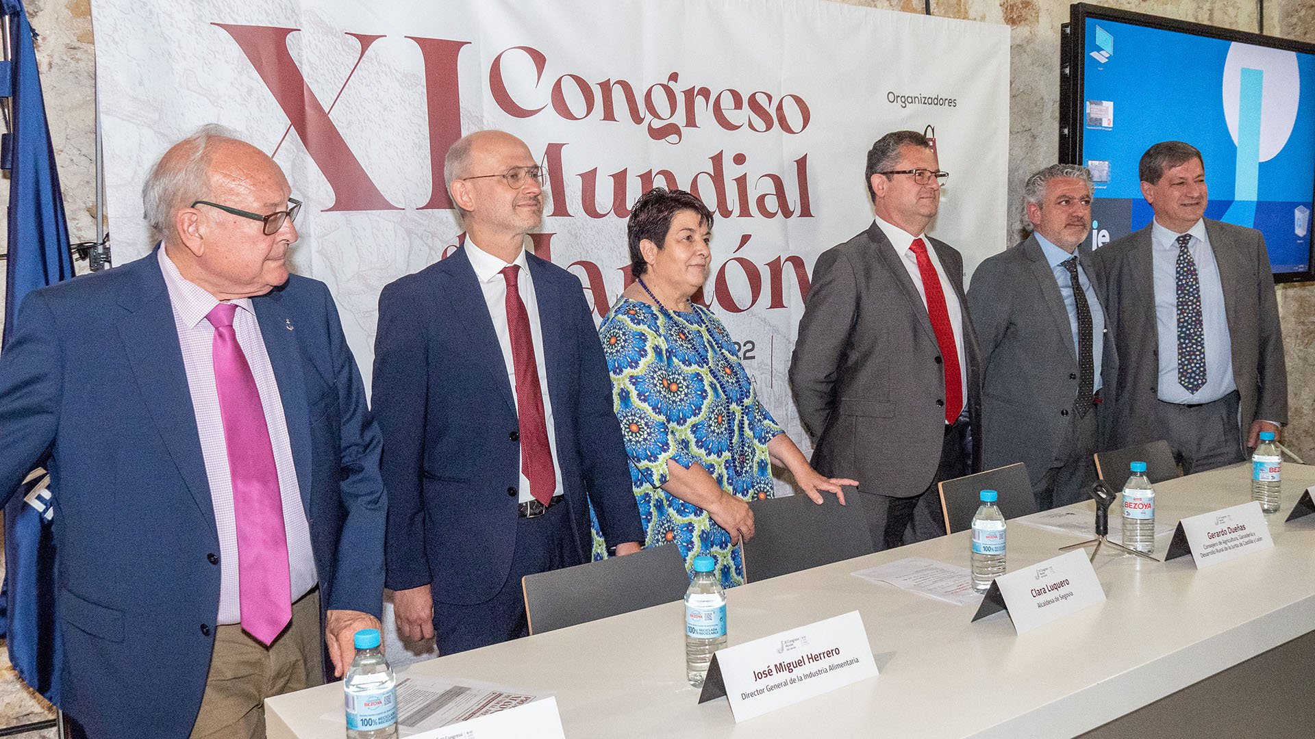 Julio Tapiador, José Miguel Herrero, Clara Luquero, Gerardo Dueñas, José María Bravo y Juan Carlos Tejero, en la presentación del congreso ayer en Segovia.