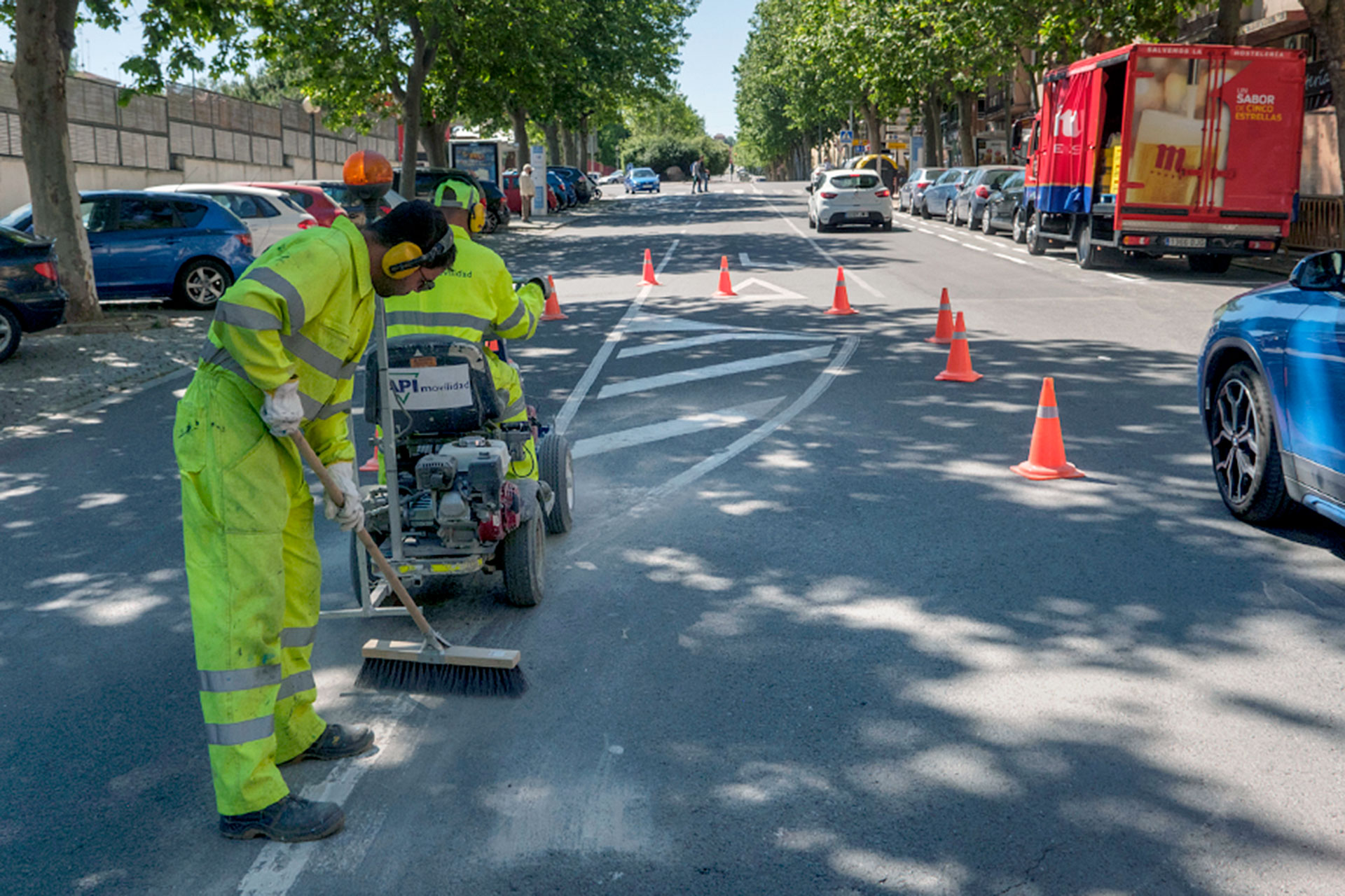 Obras del carril bici, en la avenida de la Constitución. / KAMARERO