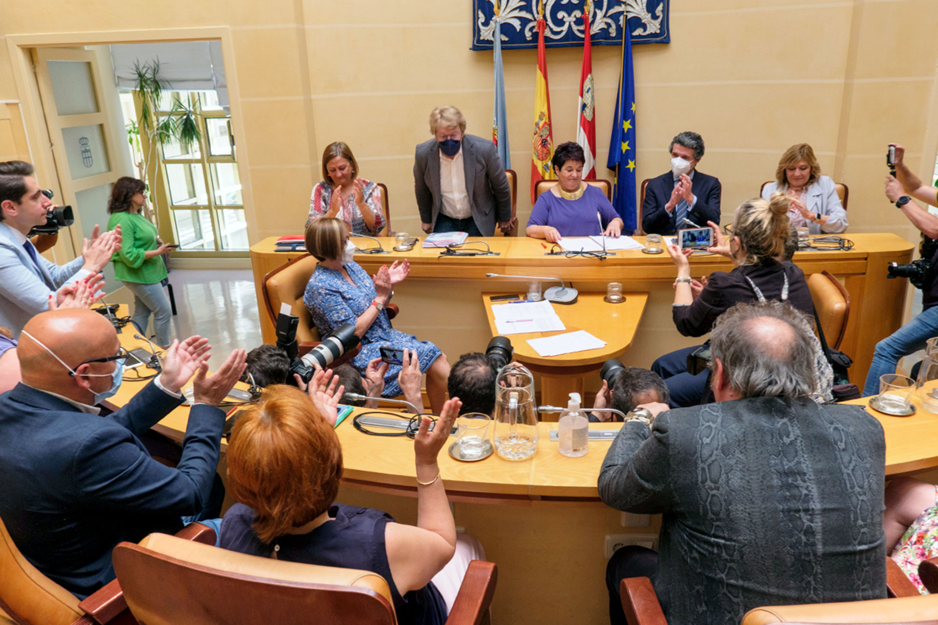 El adiós de Clara Luquero, agradecida y emocionada 1 Ayuntamiento Pleno KAM2192