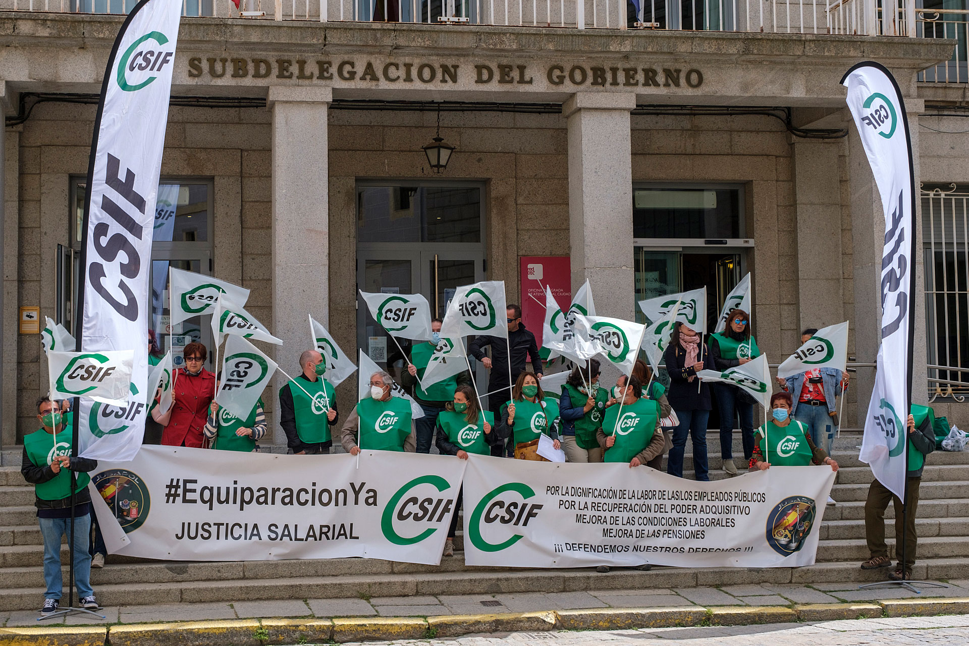 Concentración de empleados públicos ante la Subdelegación de Gobierno en Segovia. / KAMARERO