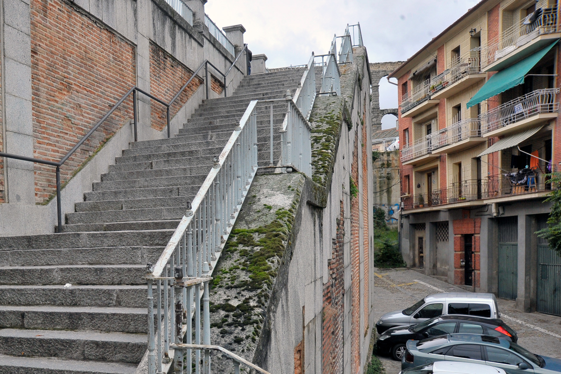 La calle de Gascos finaliza en este extremo en un fondo de saco. / Kamarero