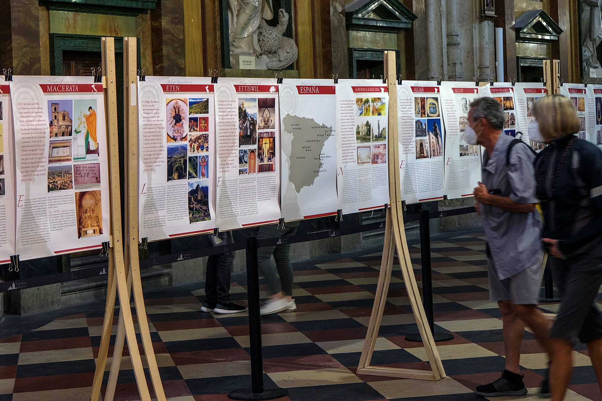 Catedral Expo Milagros Eucaristicos KAM0802