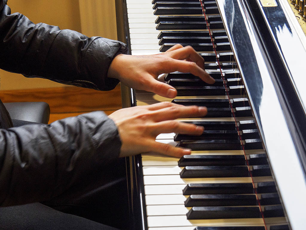 Clases de piano en el Conservatorio de Segovia. / KAMARERO