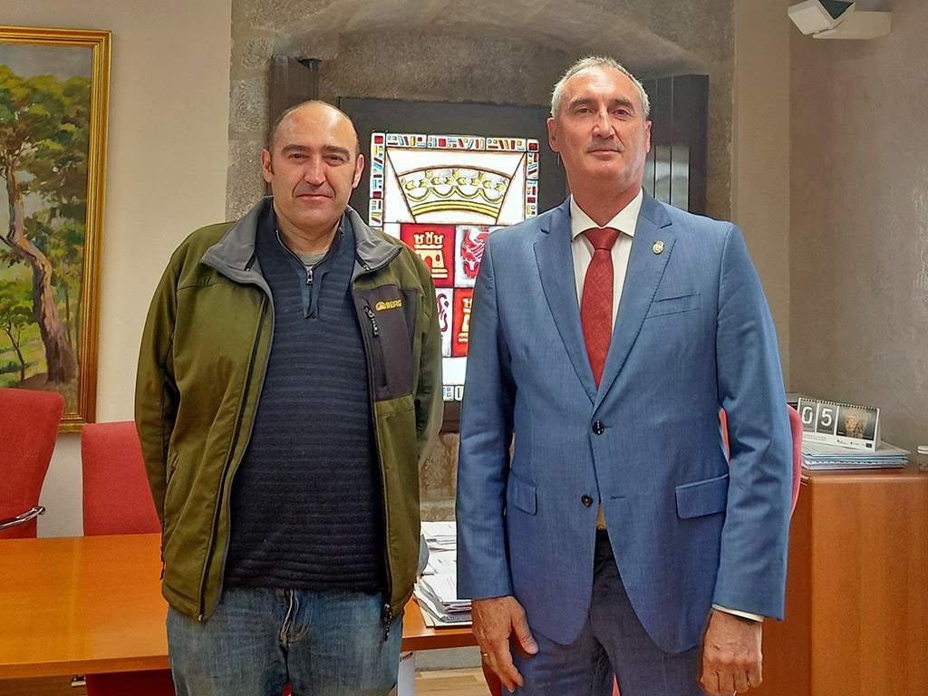 El Delegado Territorial se reune con el Alcalde de Otero de Herreros