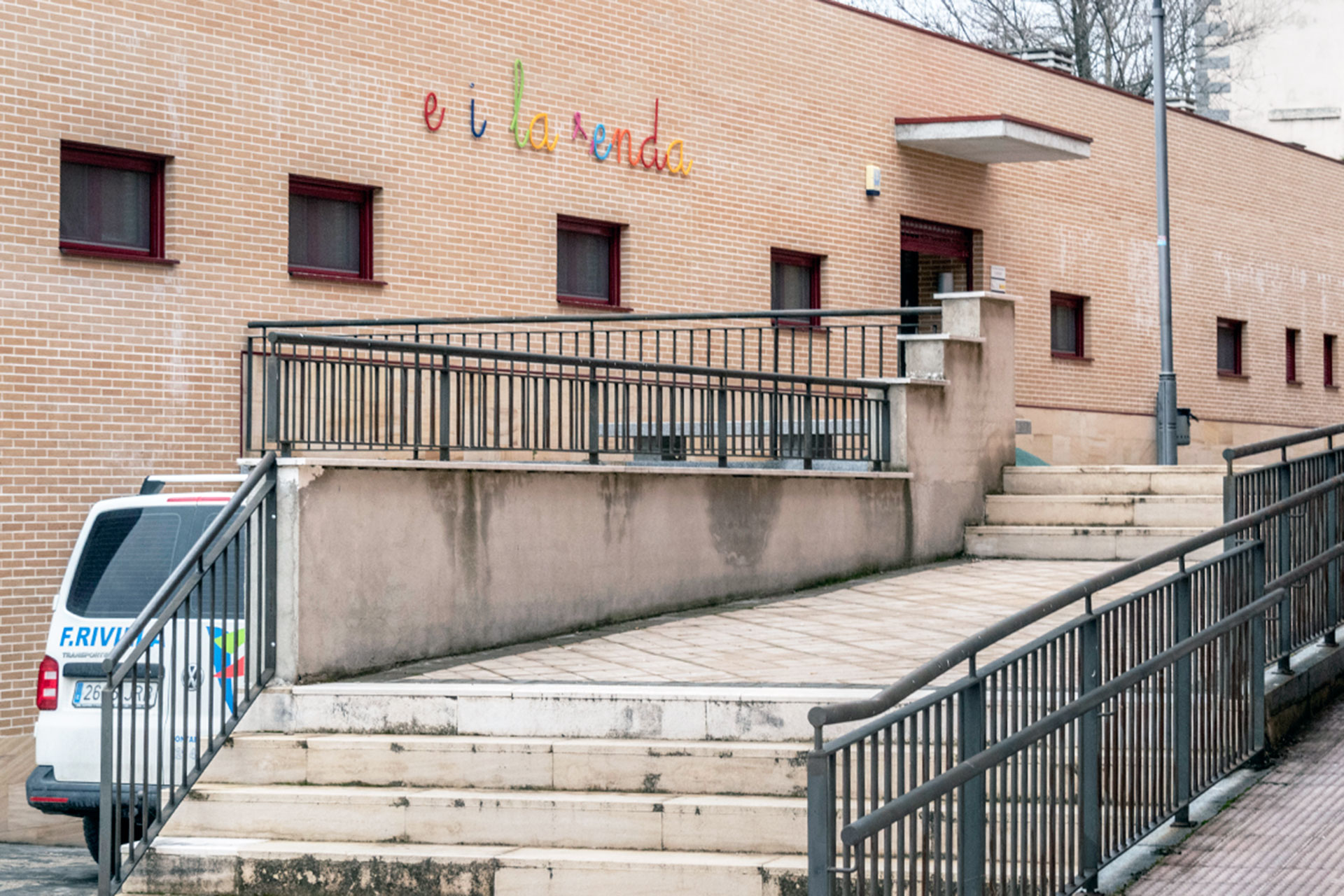 La Escuela Infantil ‘La Senda’, de titularidad municipal, está situada en el barrio de San Lorenzo. / Kamarero