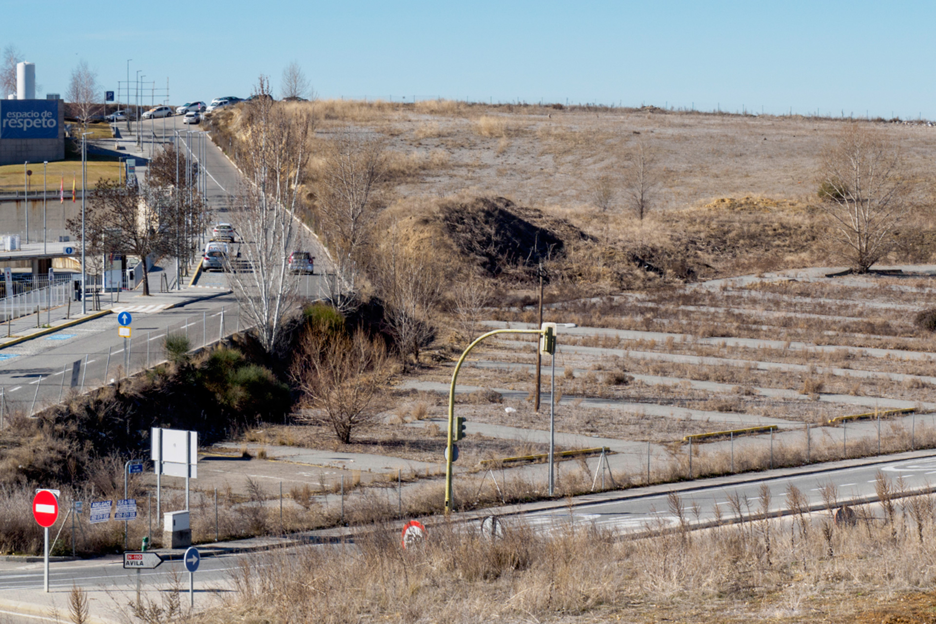 La reclasificación del suelo y las normativas sobre protección de vistas tendrán que ser revisadas antes de afrontar la futura construcción.