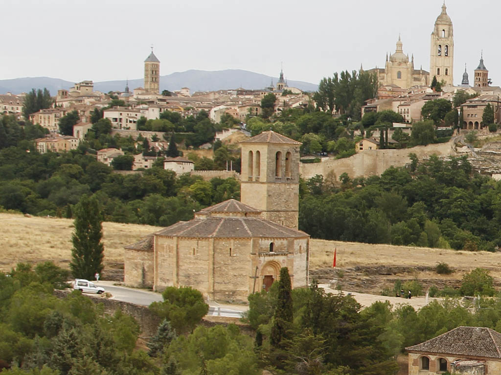Iglesia de la Vera Cruz, en el barrio de San Marcos de Segovia. / NEREA LLORENTE