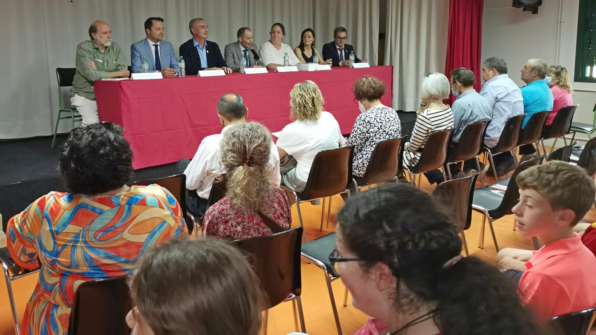 Un momento de la ceremonia oficial que tuvo lugar ayer en Santa María la Real de Nieva. / EL ADELANTADO